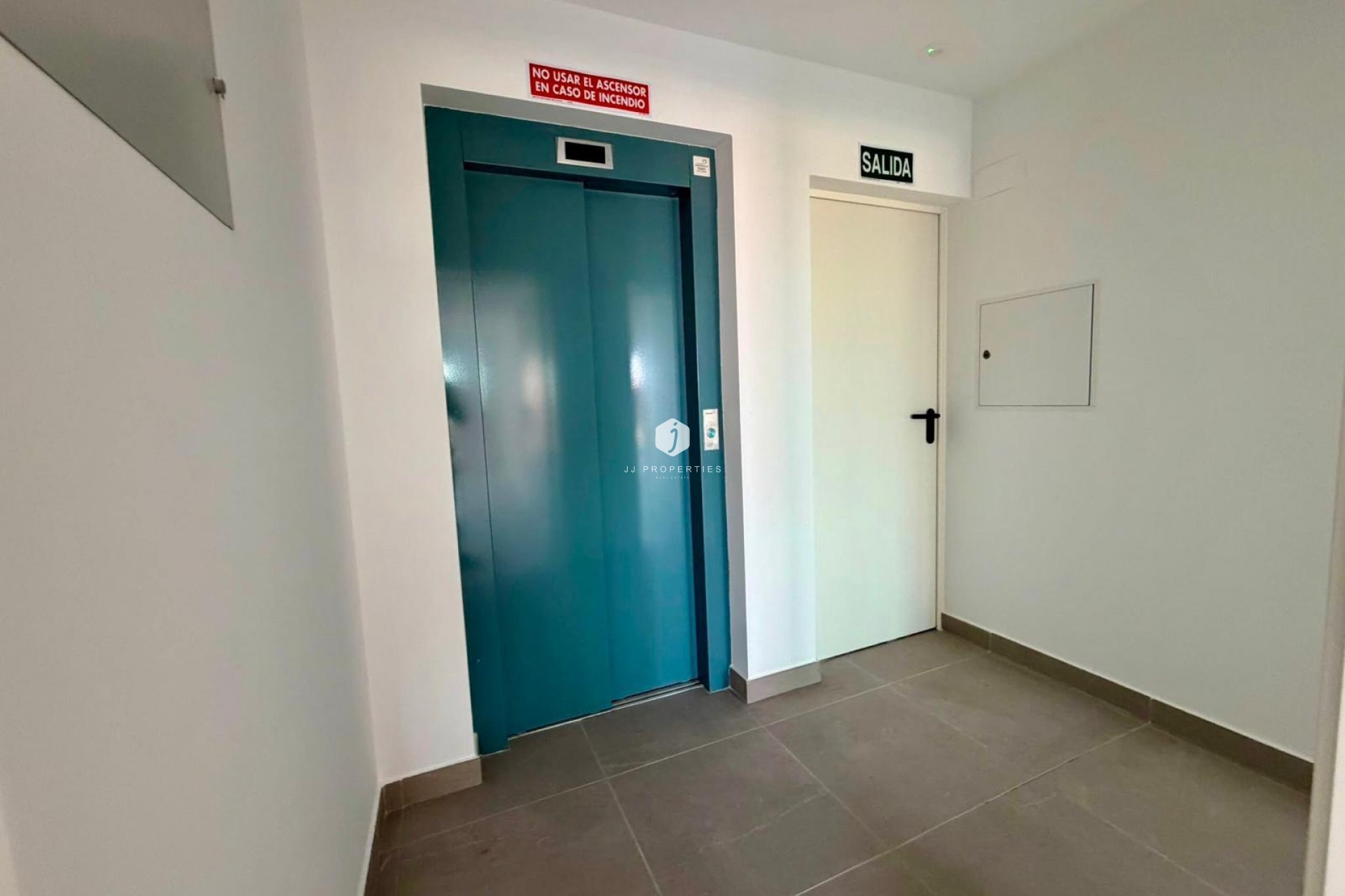 Segunda mano - Apartamento / piso -
Torrevieja - Punta prima