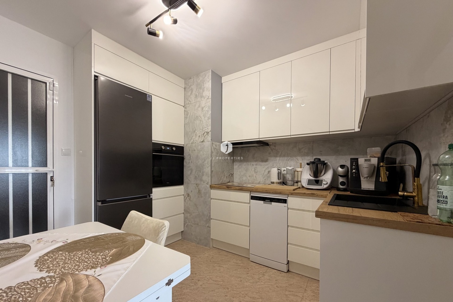 Segunda mano - Apartamento / piso -
Torrevieja - Urb. Calas Blancas III