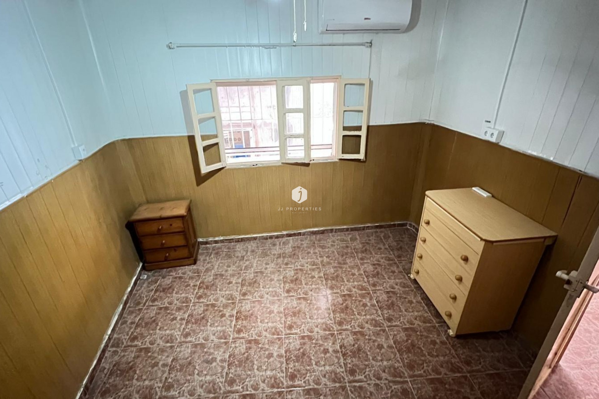 Segunda mano - Apartamento / piso -
Torrevieja