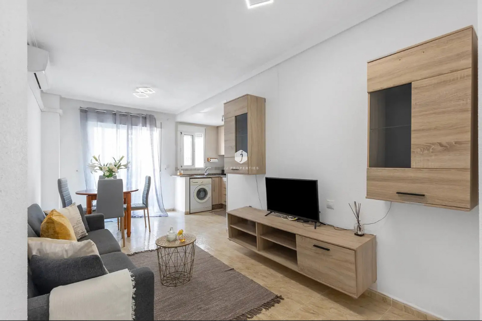 Segunda mano - Apartamento / piso -
Torrevieja