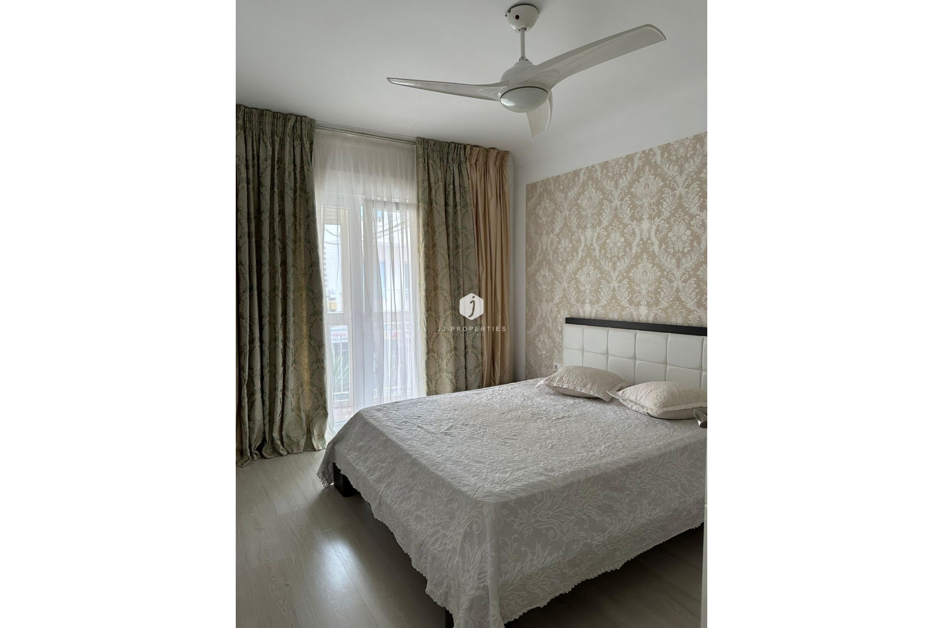 Segunda mano - Apartamento / piso -
Torrevieja