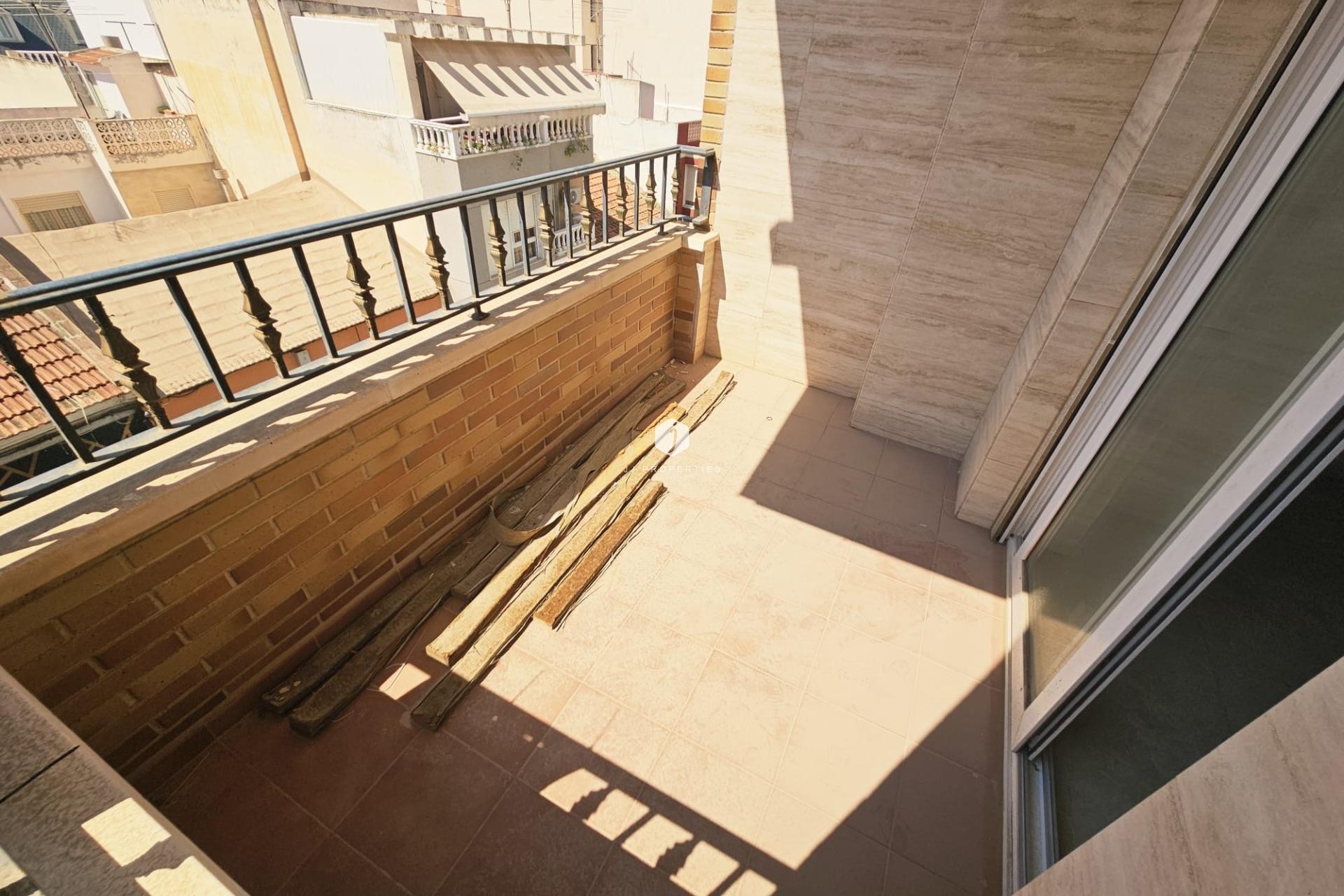 Segunda mano - Apartamento / piso -
Torrevieja