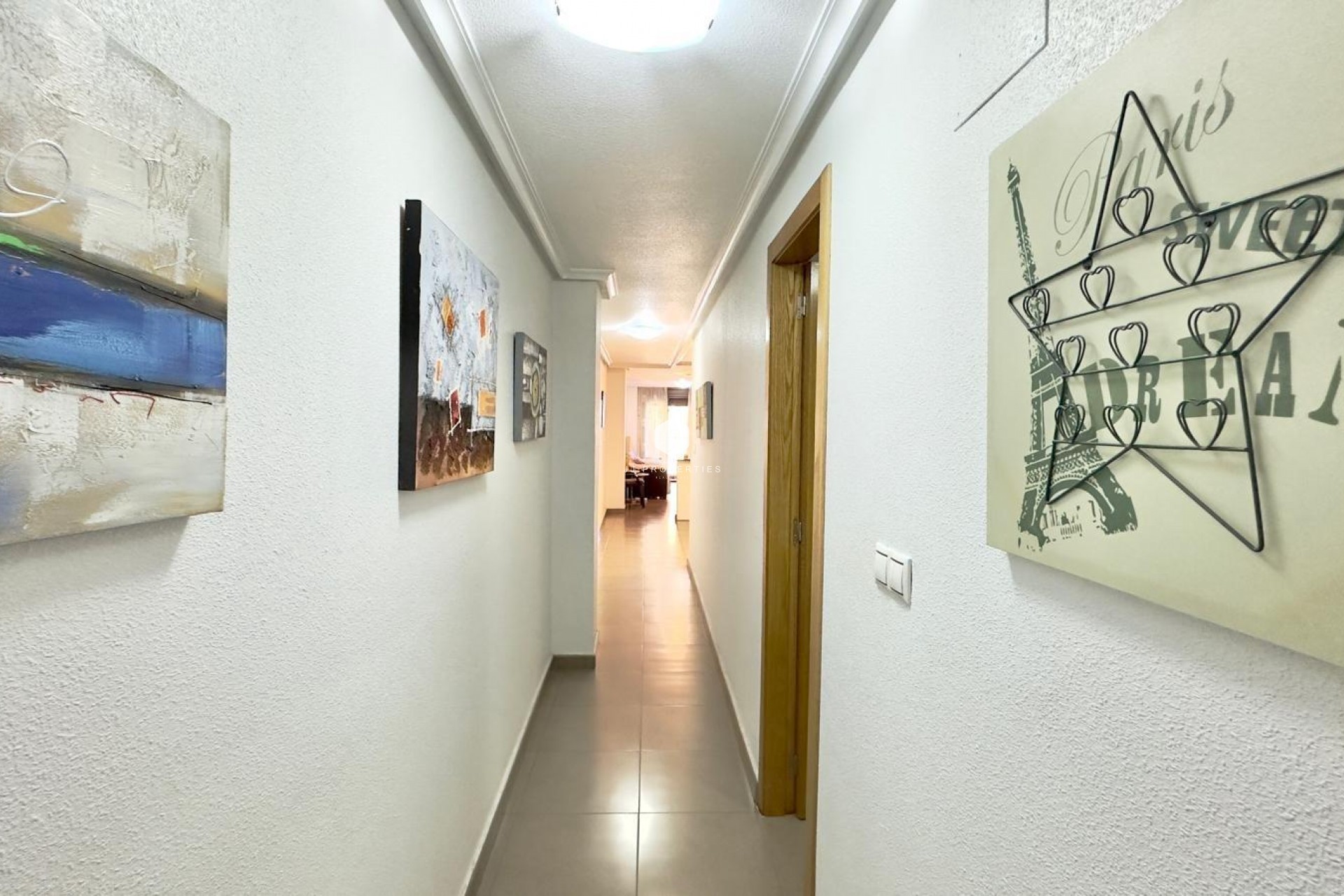 Segunda mano - Apartamento / piso -
Torrevieja