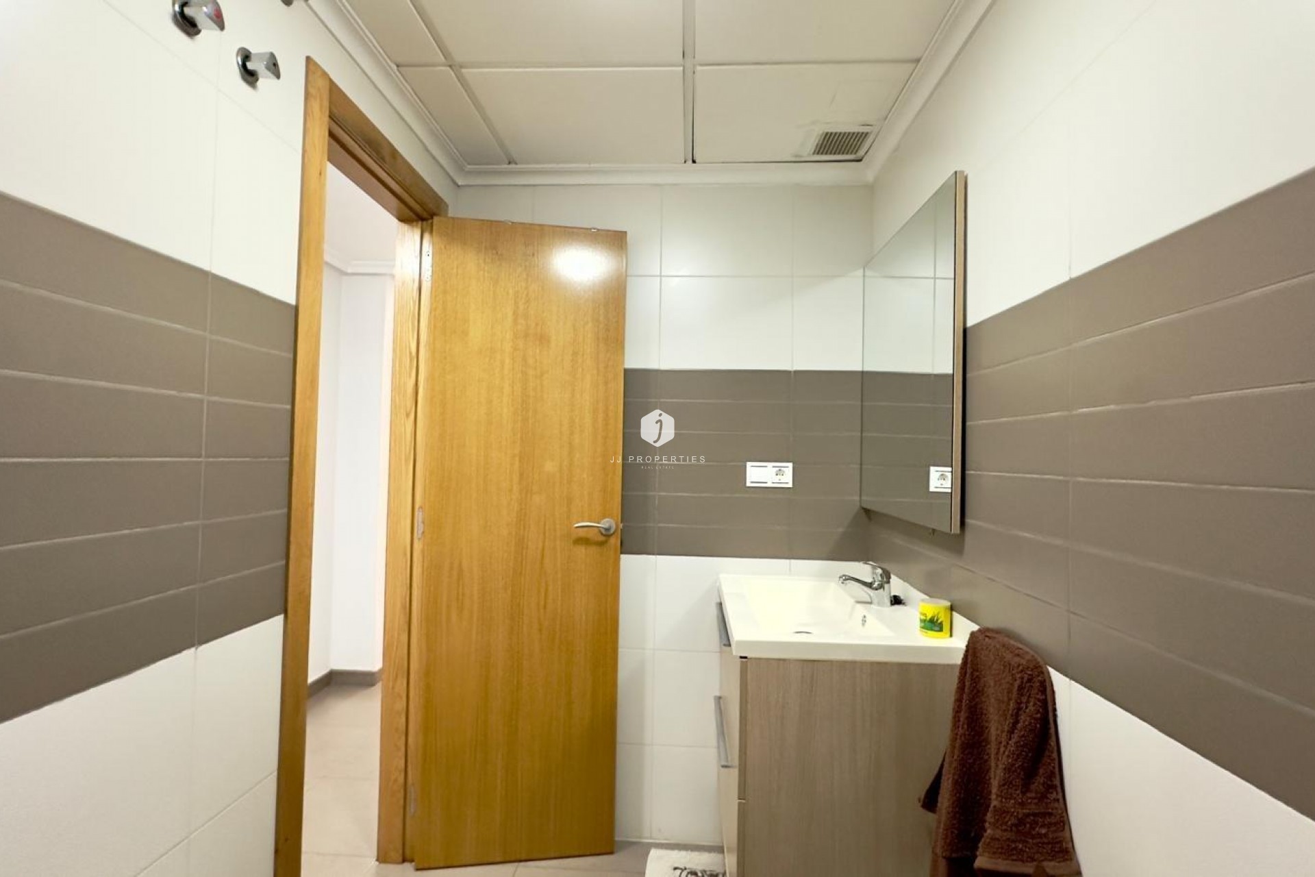 Segunda mano - Apartamento / piso -
Torrevieja