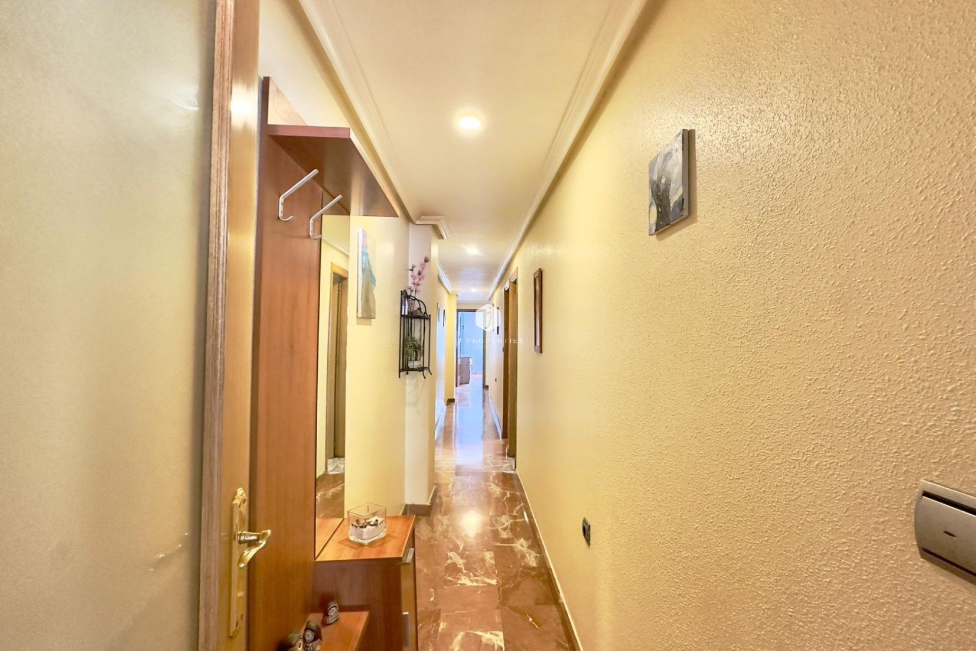 Segunda mano - Apartamento / piso -
Torrevieja