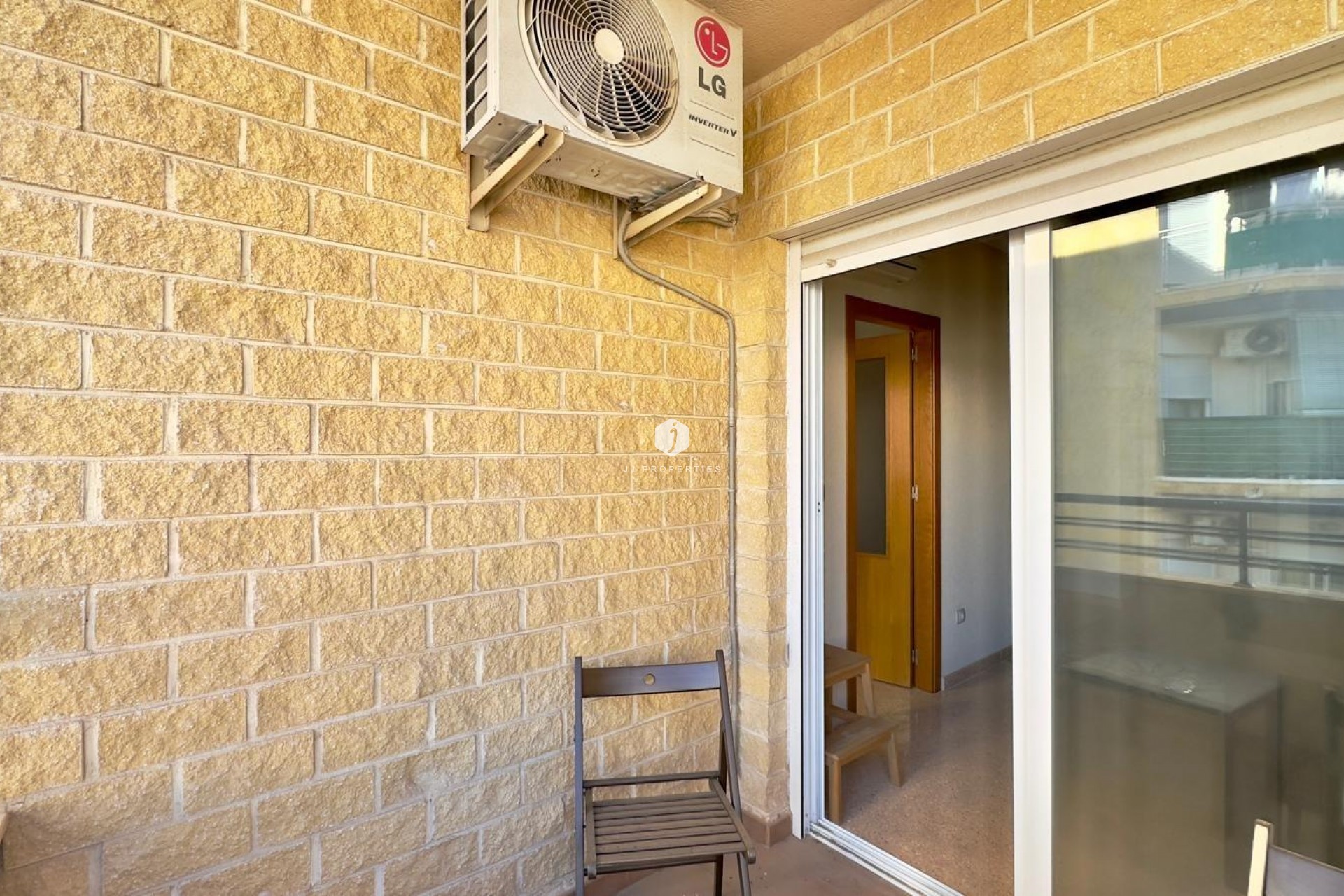 Segunda mano - Apartamento / piso -
Torrevieja