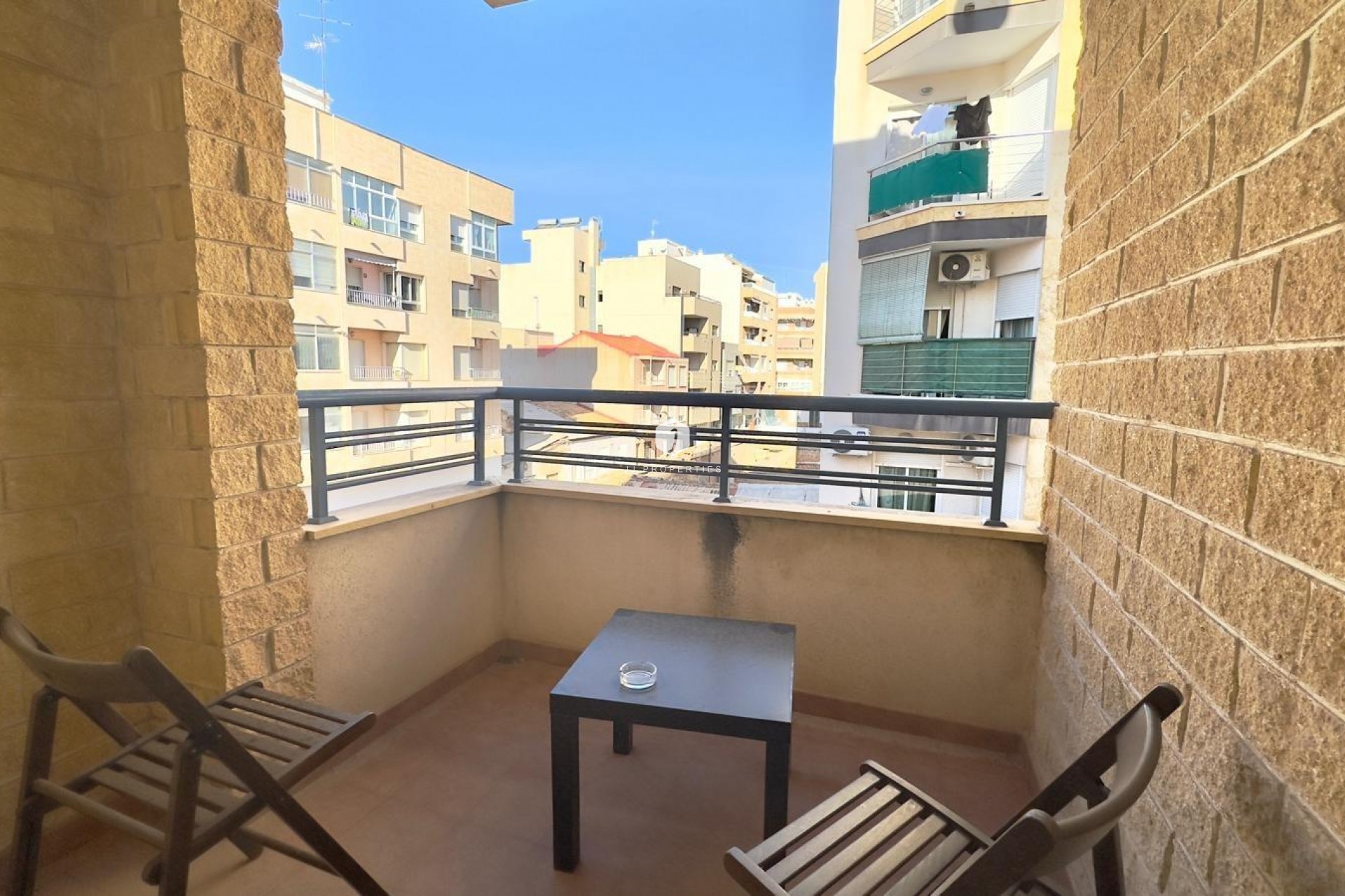 Segunda mano - Apartamento / piso -
Torrevieja