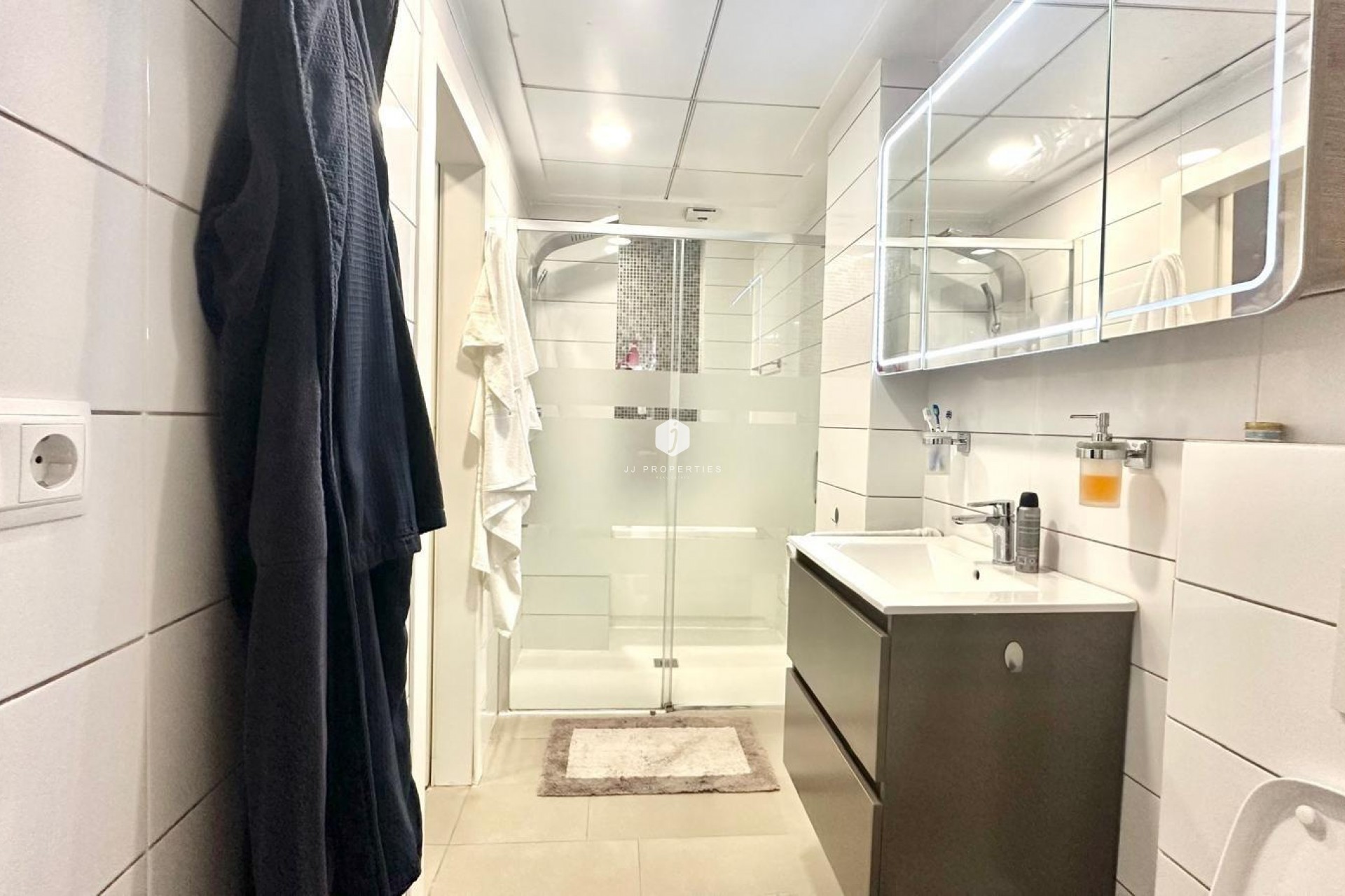 Segunda mano - Apartamento / piso -
Torrevieja