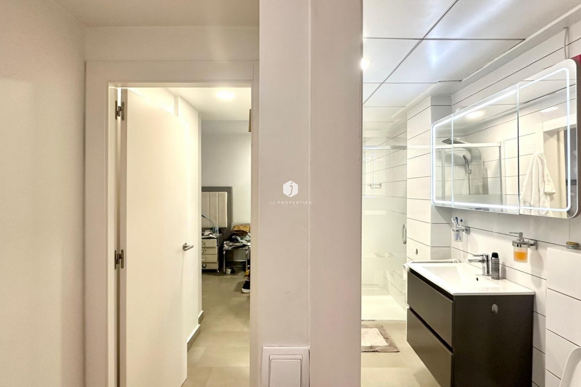 Segunda mano - Apartamento / piso -
Torrevieja