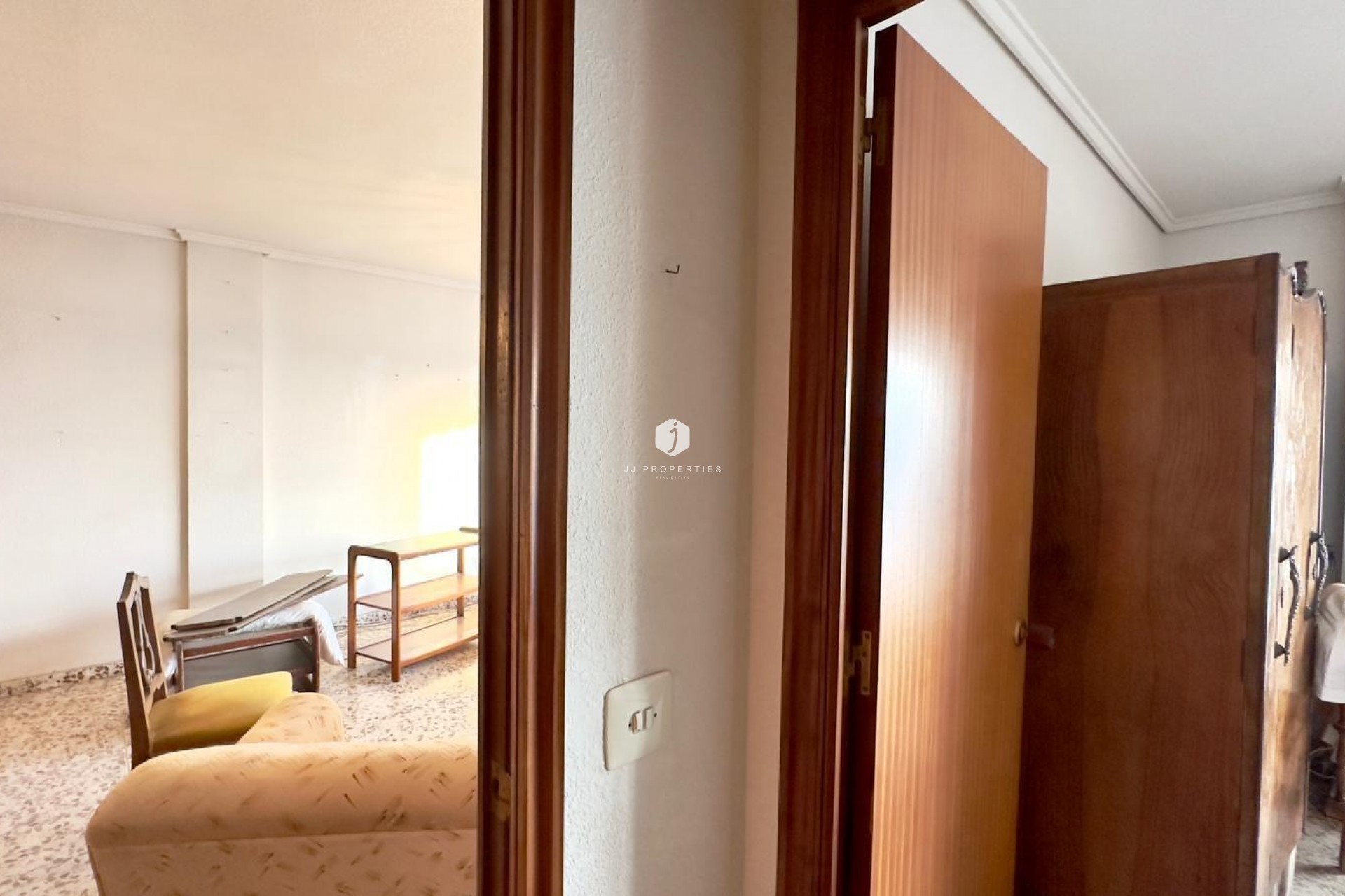 Segunda mano - Apartamento / piso -
Torrevieja