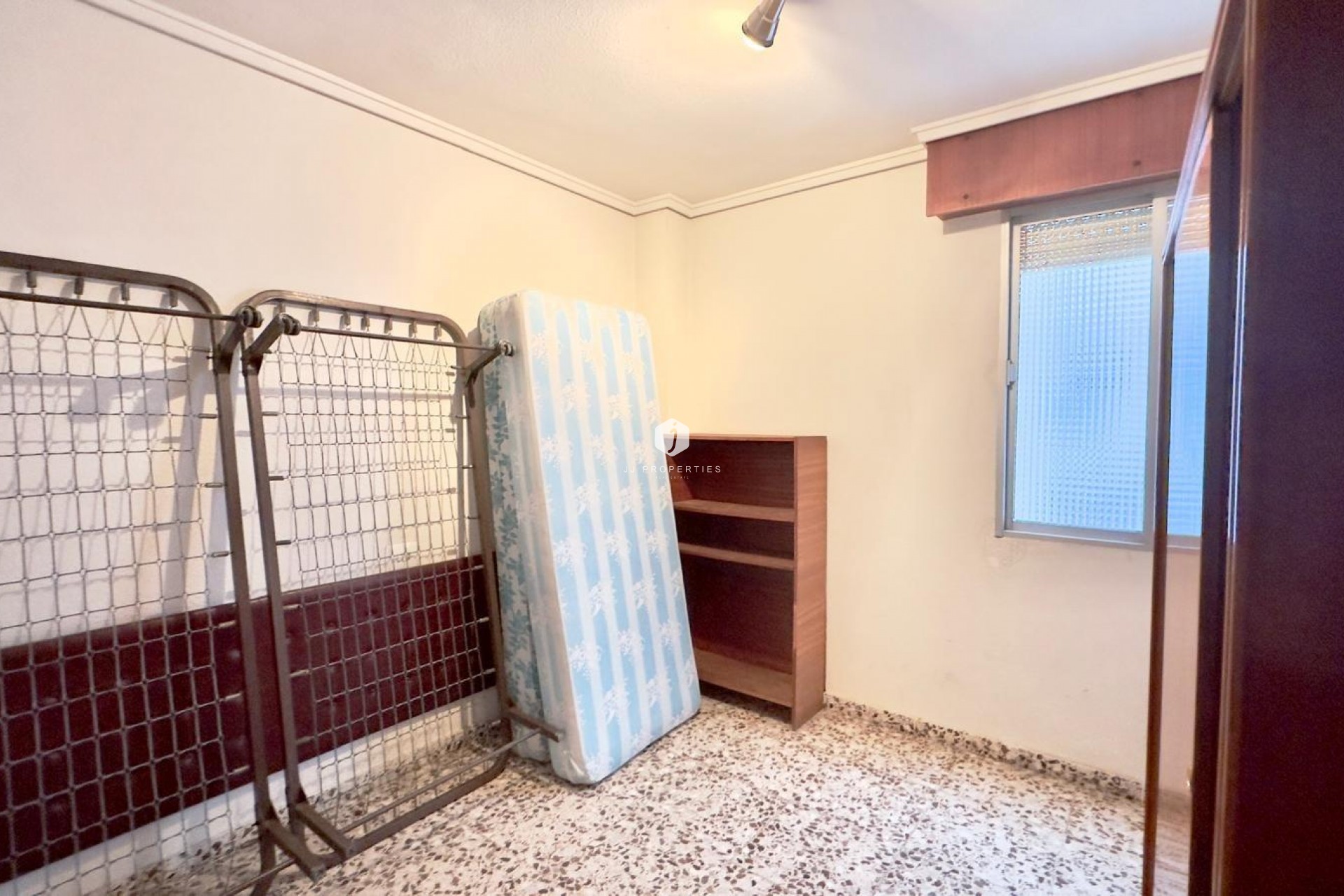 Segunda mano - Apartamento / piso -
Torrevieja