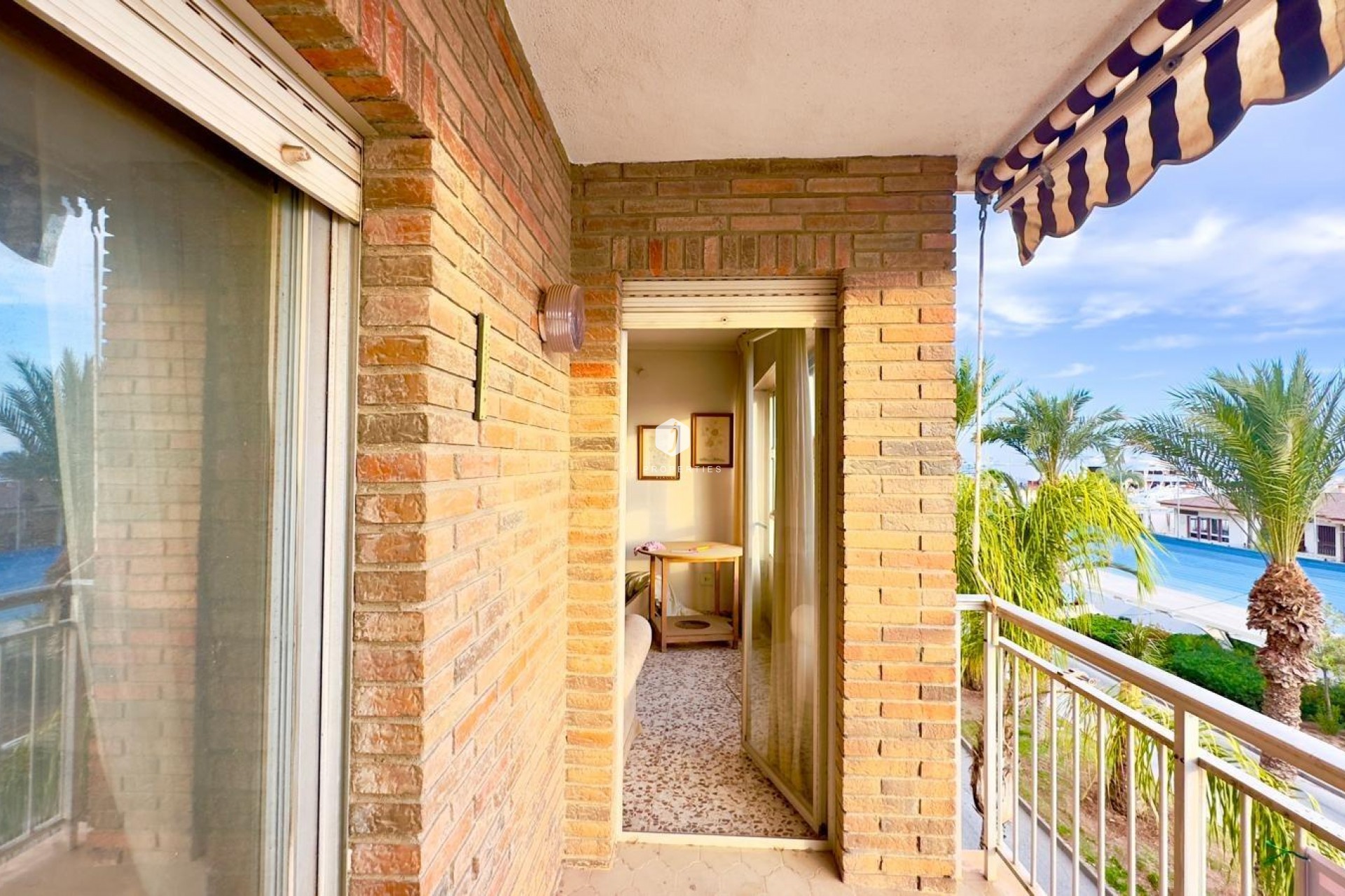 Segunda mano - Apartamento / piso -
Torrevieja