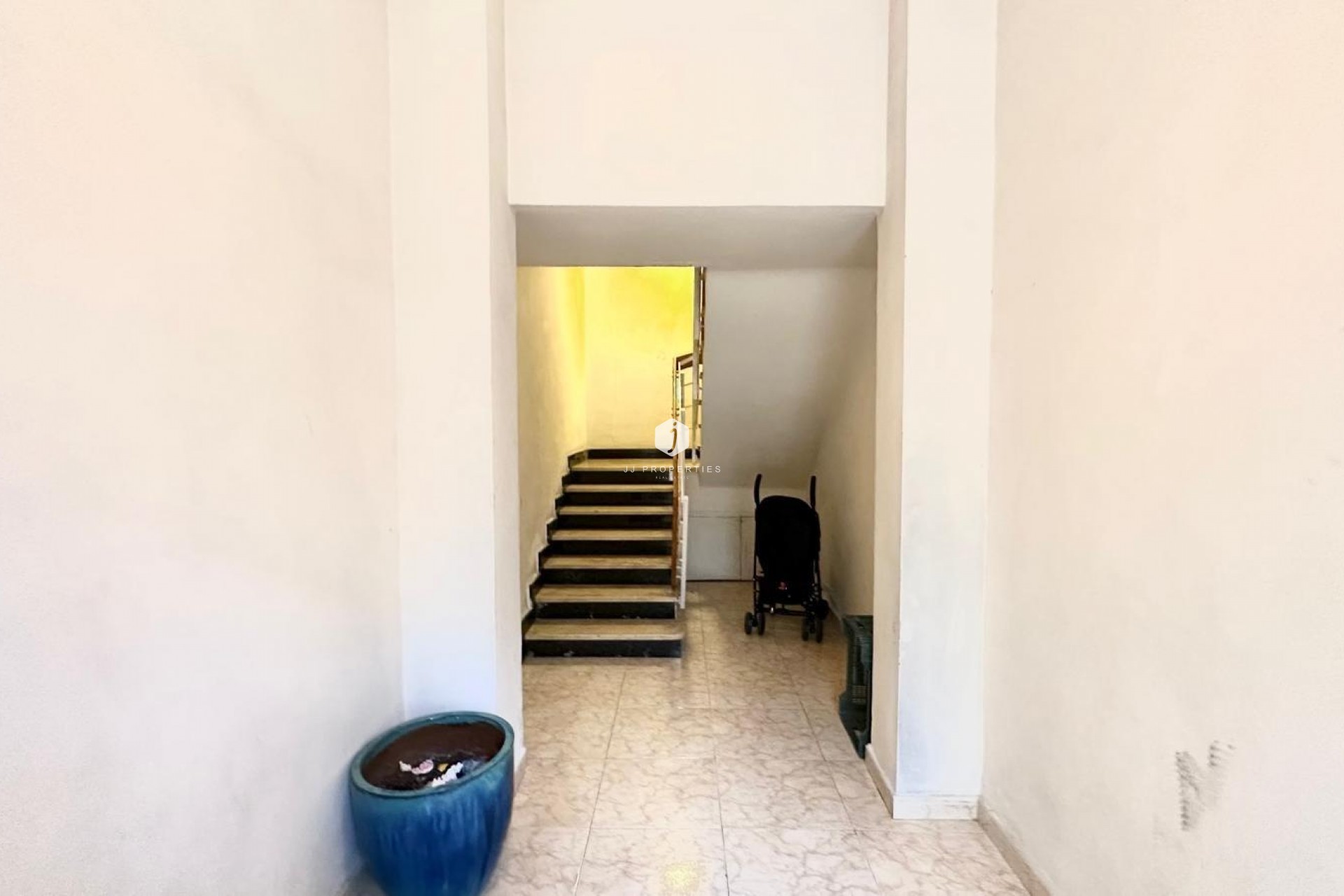 Segunda mano - Apartamento / piso -
Torrevieja