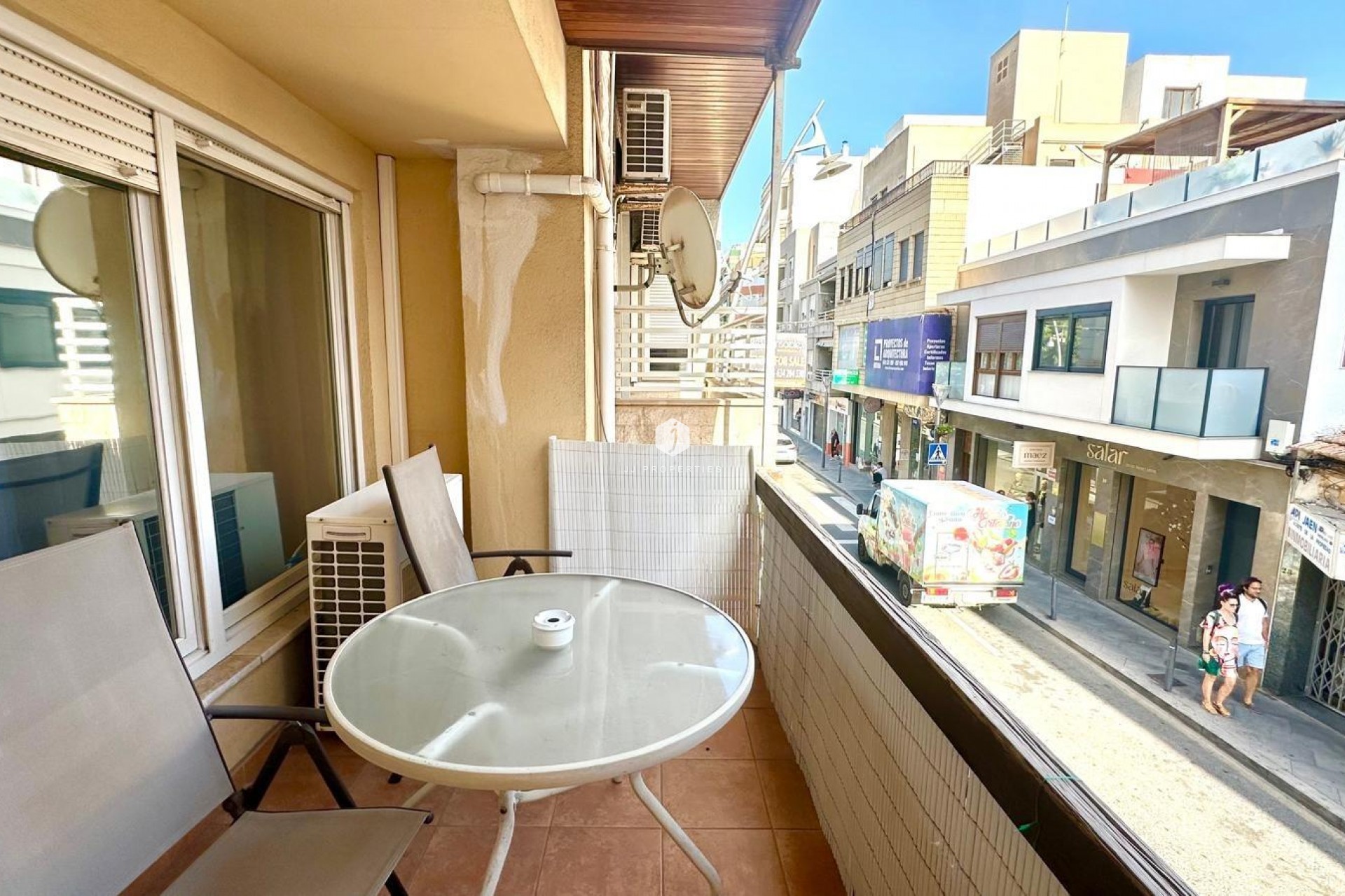 Segunda mano - Apartamento / piso -
Torrevieja
