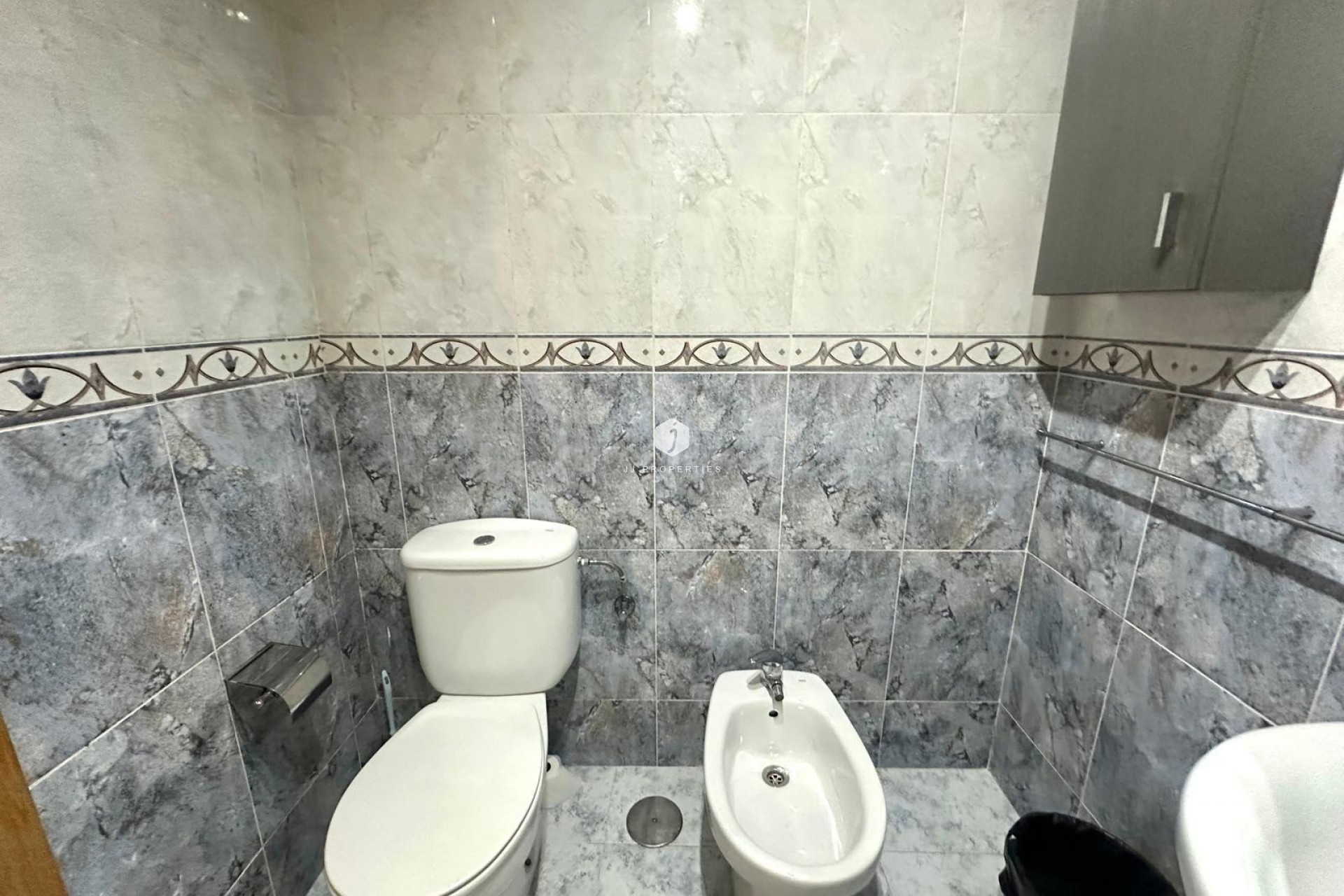 Segunda mano - Apartamento / piso -
Torrevieja