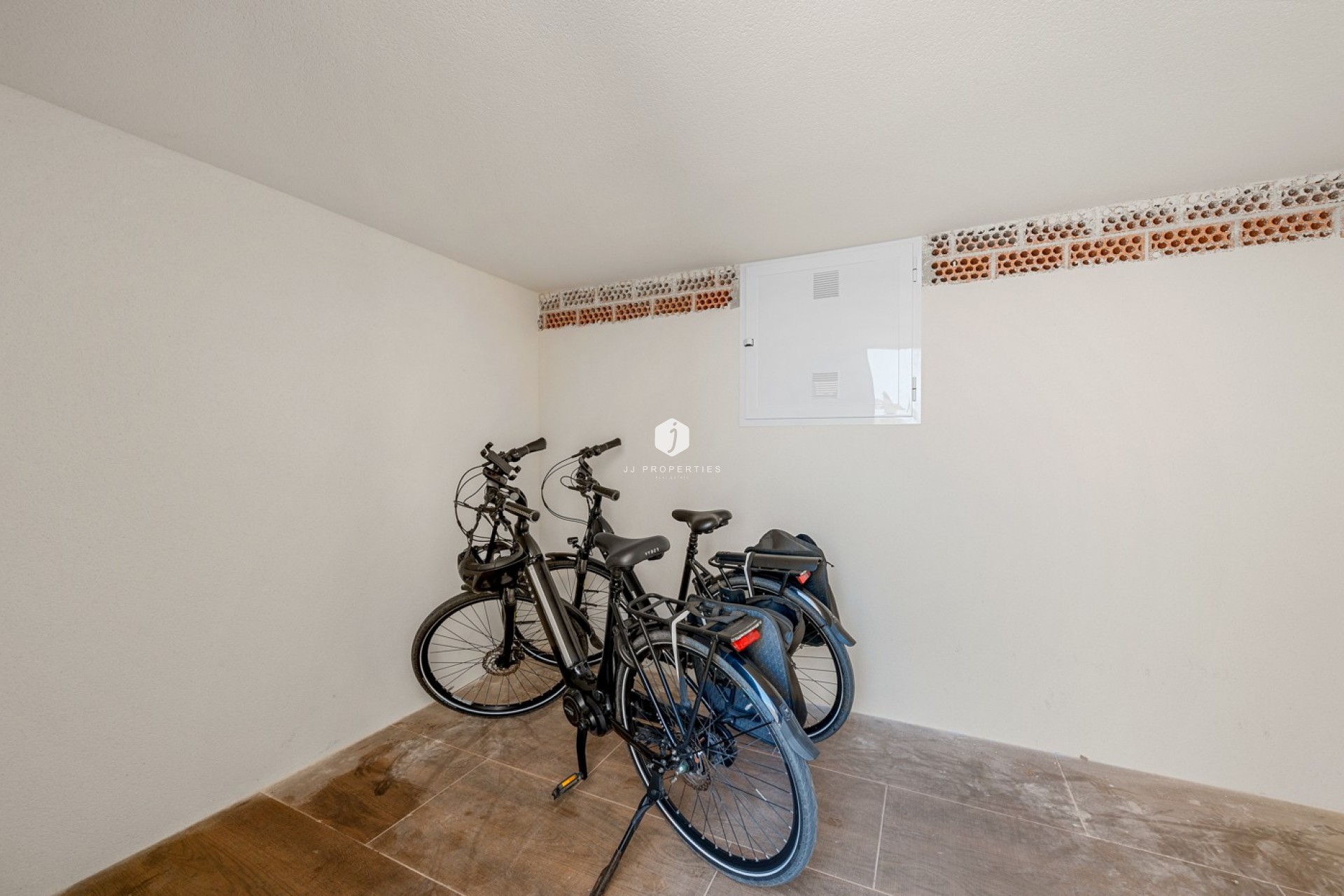 Segunda mano - Ático -
San Miguel de Salinas - Inland