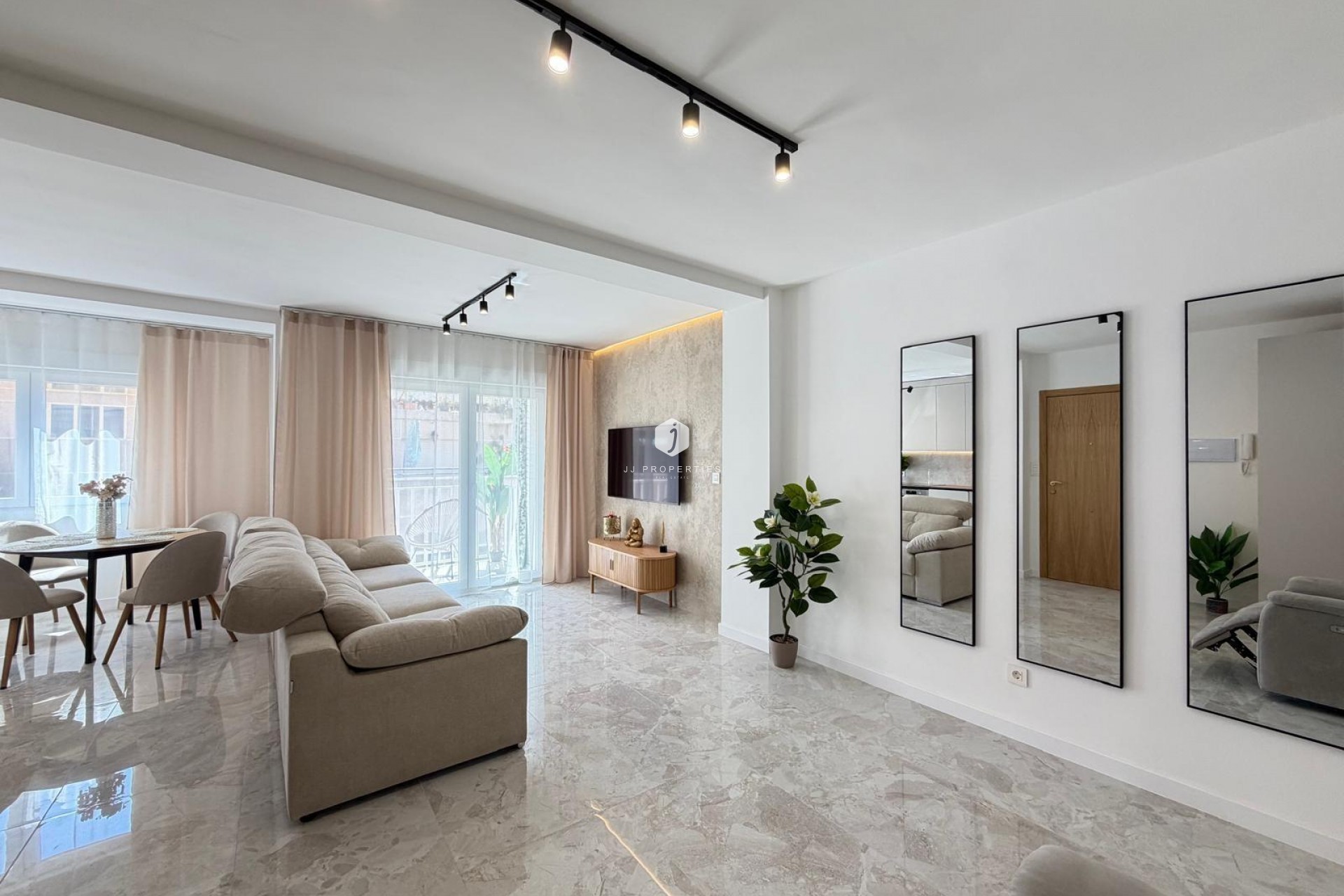 Segunda mano - Ático -
Torrevieja - Estacion de autobuses