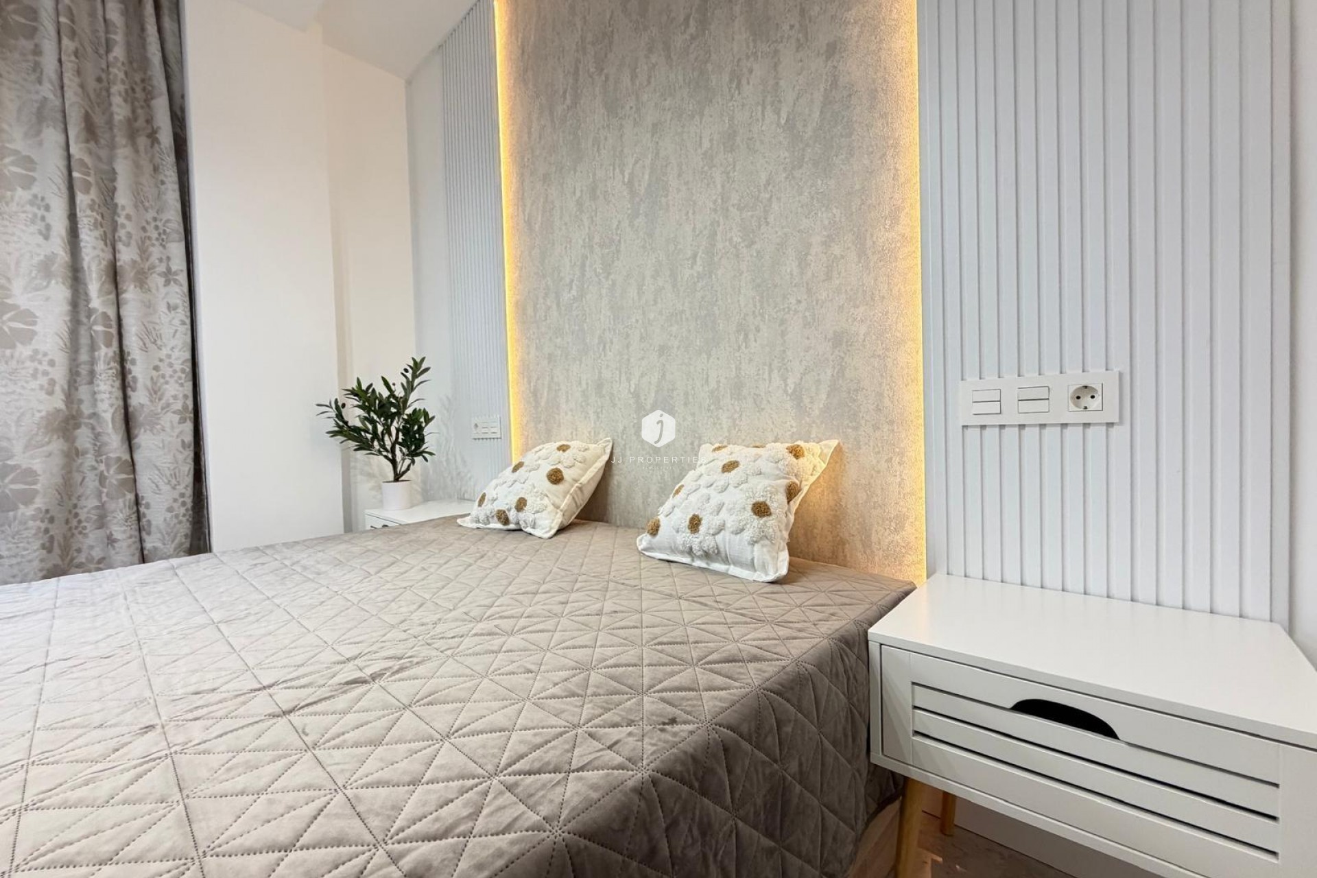 Segunda mano - Ático -
Torrevieja - Estacion de autobuses