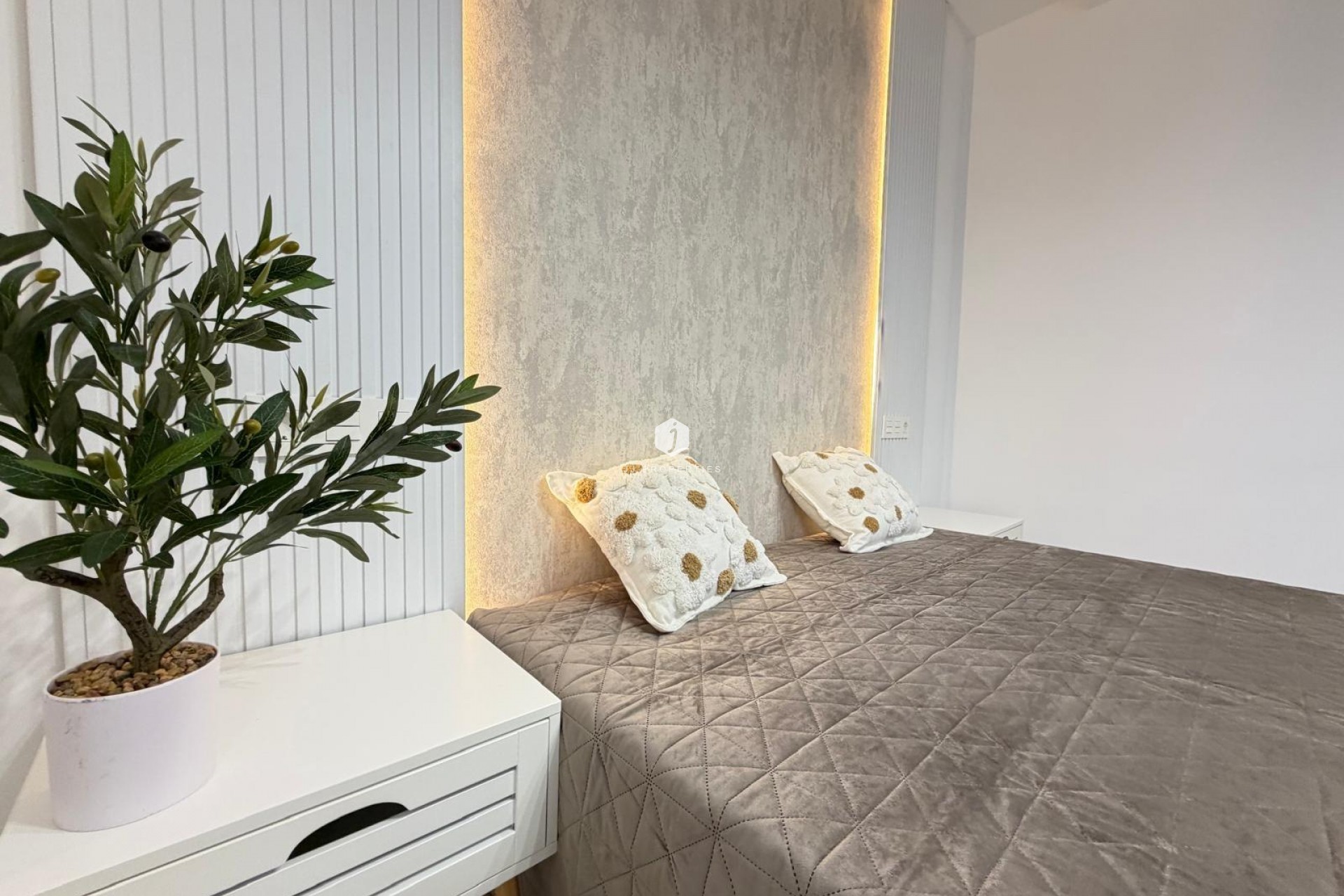 Segunda mano - Ático -
Torrevieja - Estacion de autobuses