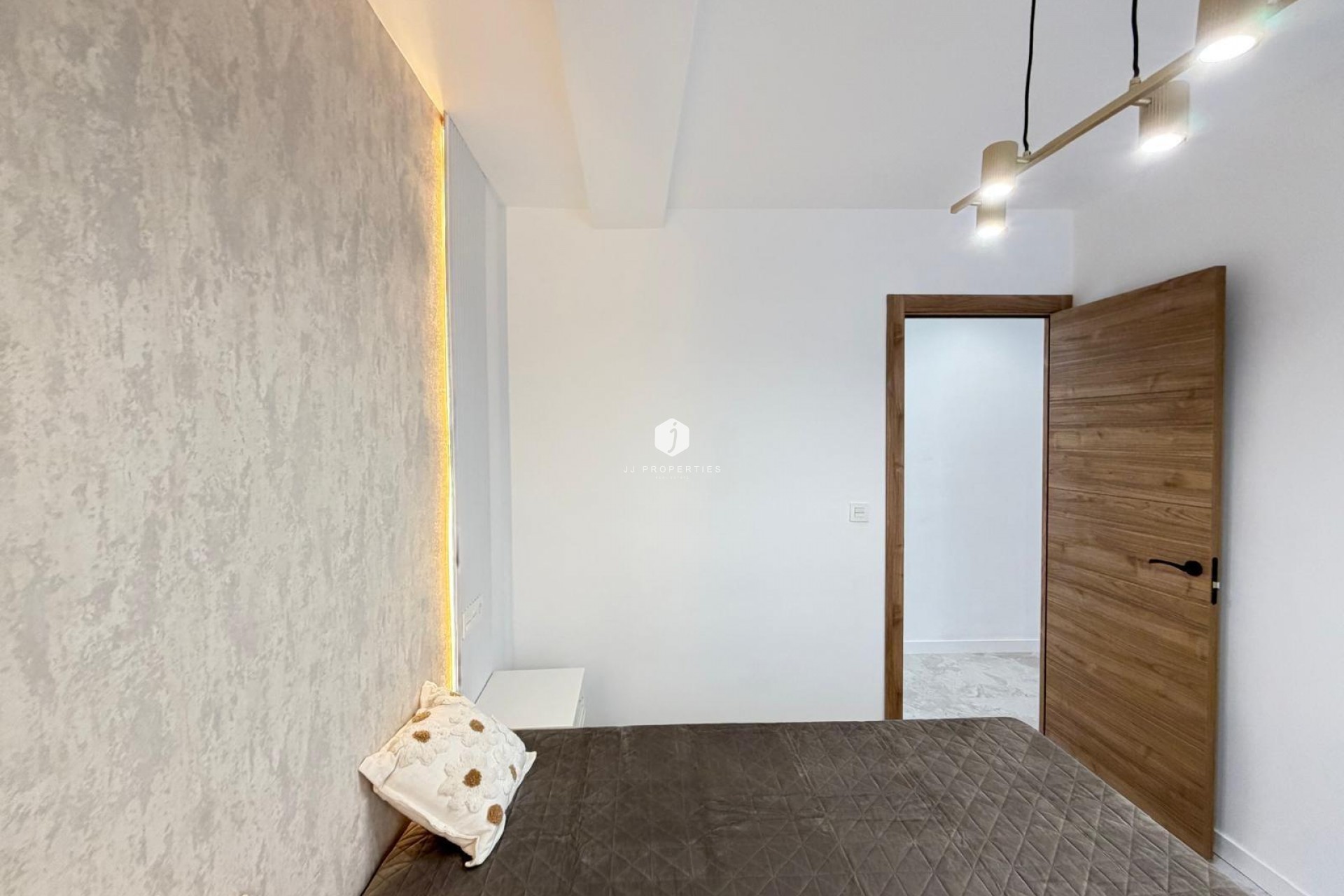 Segunda mano - Ático -
Torrevieja - Estacion de autobuses