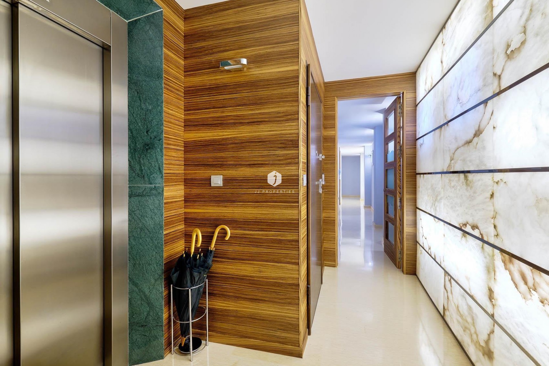 Segunda mano - Ático -
Torrevieja