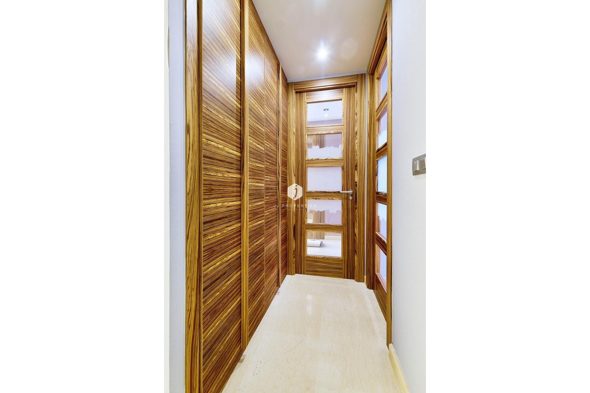 Segunda mano - Ático -
Torrevieja