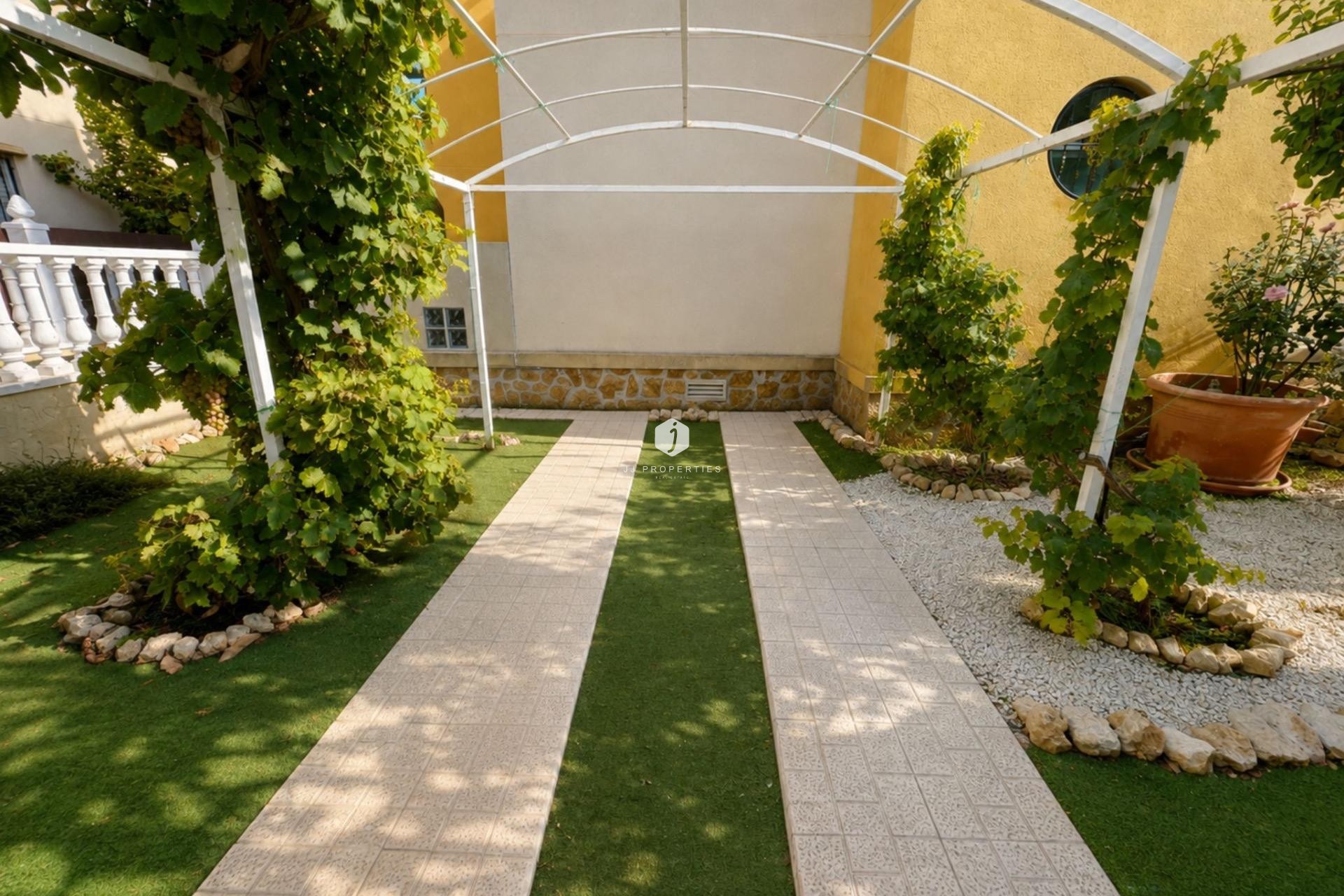Segunda mano - Bungalow -
Orihuela Costa - Lomas de Cabo Roig
