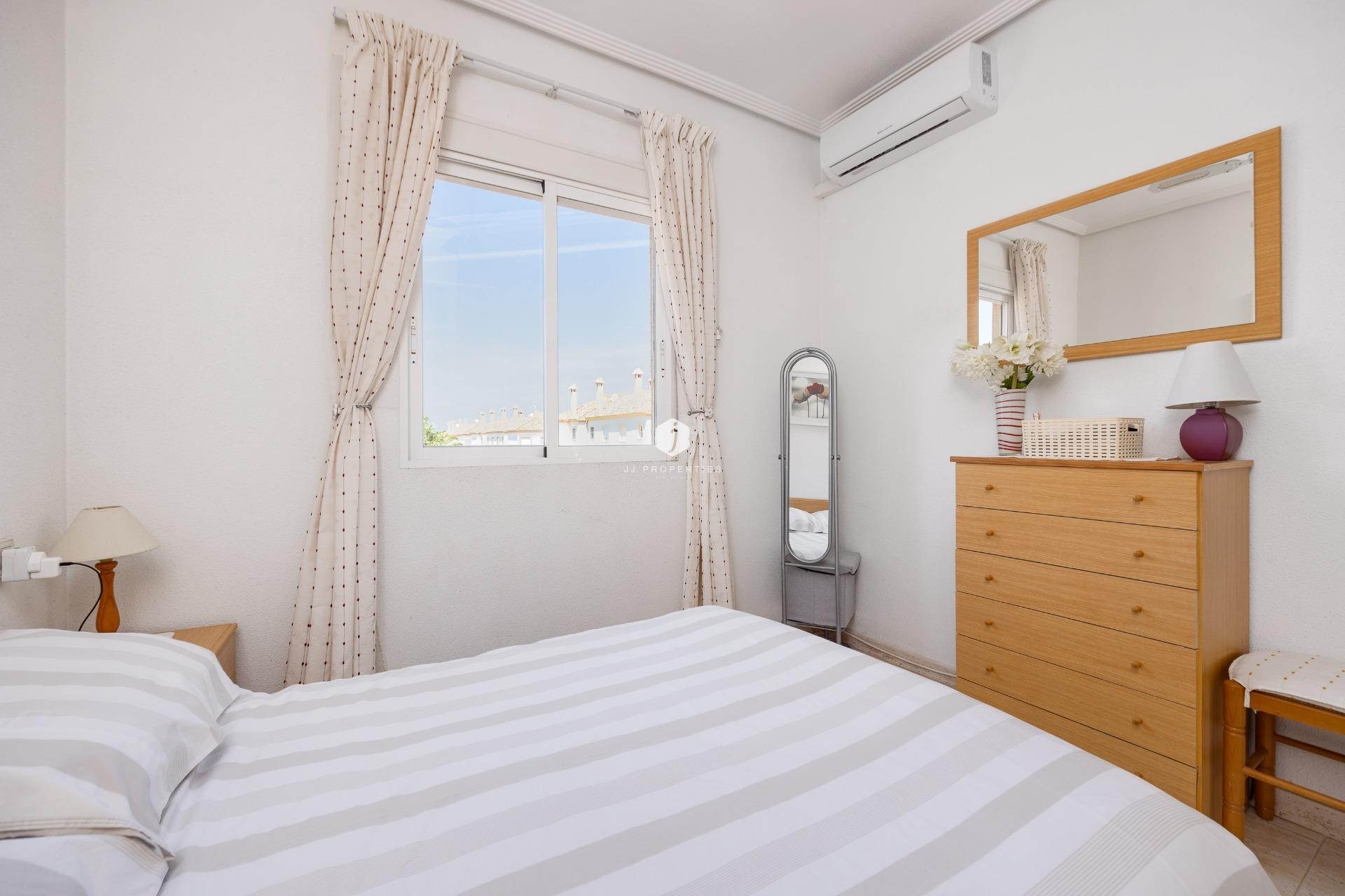 Segunda mano - Bungalow -
Torrevieja - aguas nuevas