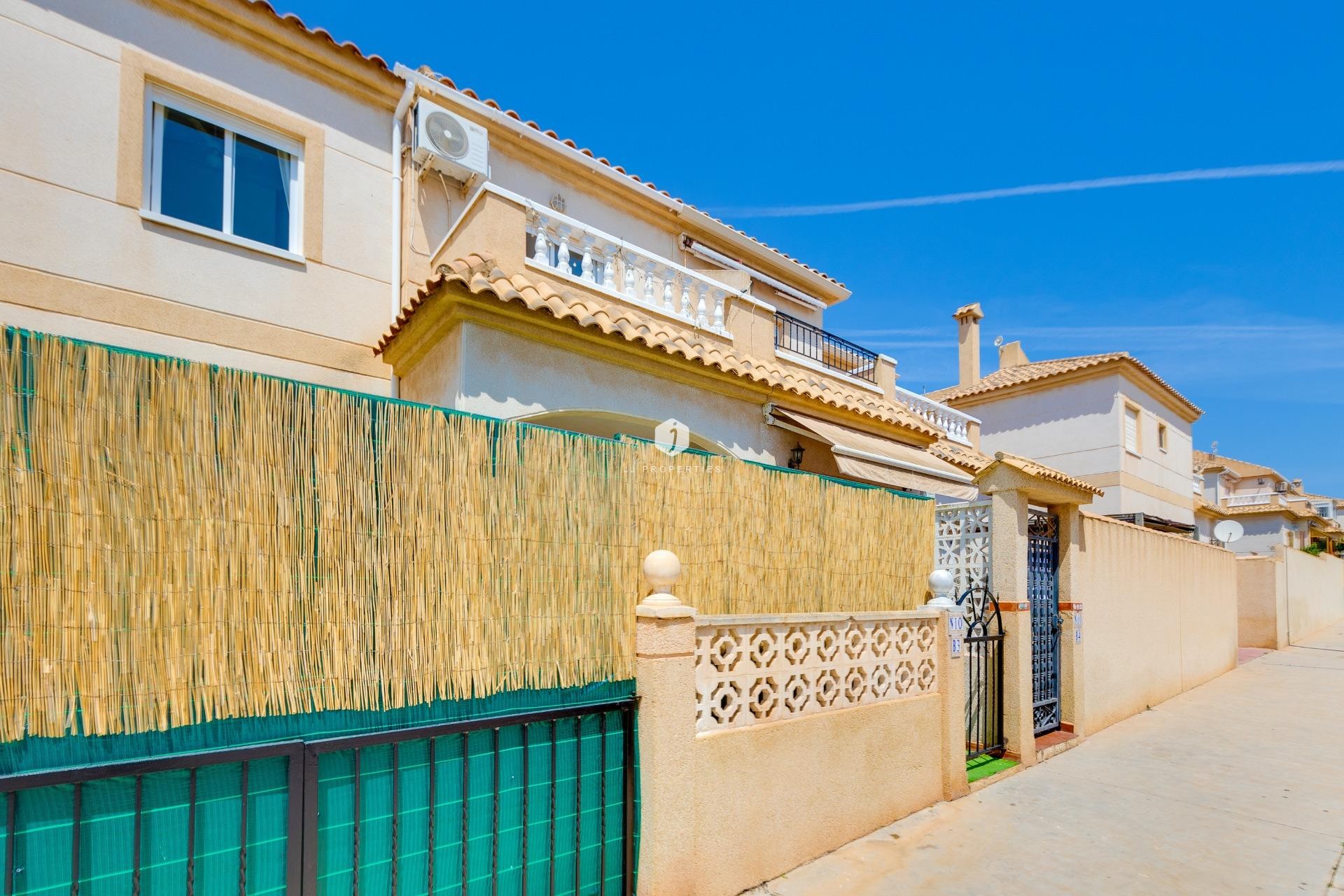 Segunda mano - Bungalow -
Torrevieja - aguas nuevas