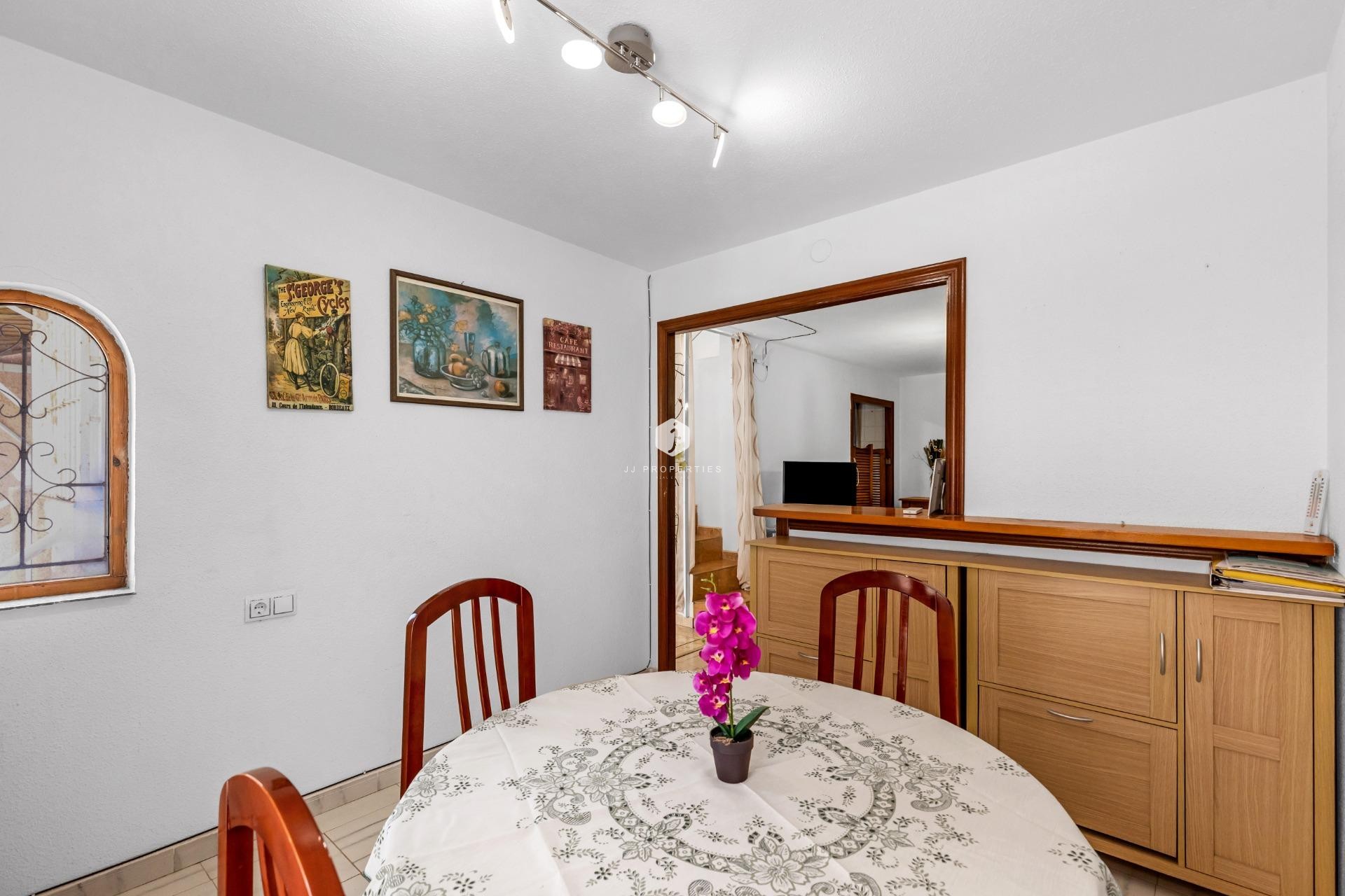 Segunda mano - Bungalow -
Torrevieja - Centro