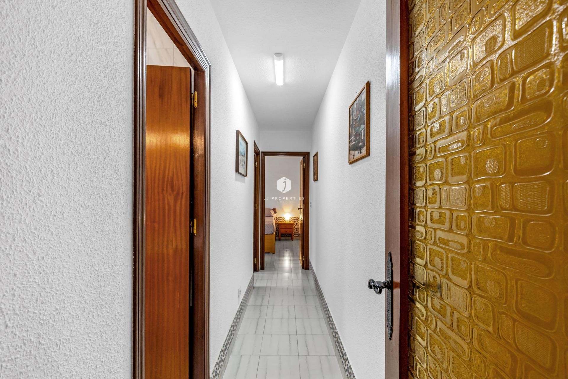 Segunda mano - Bungalow -
Torrevieja - Centro