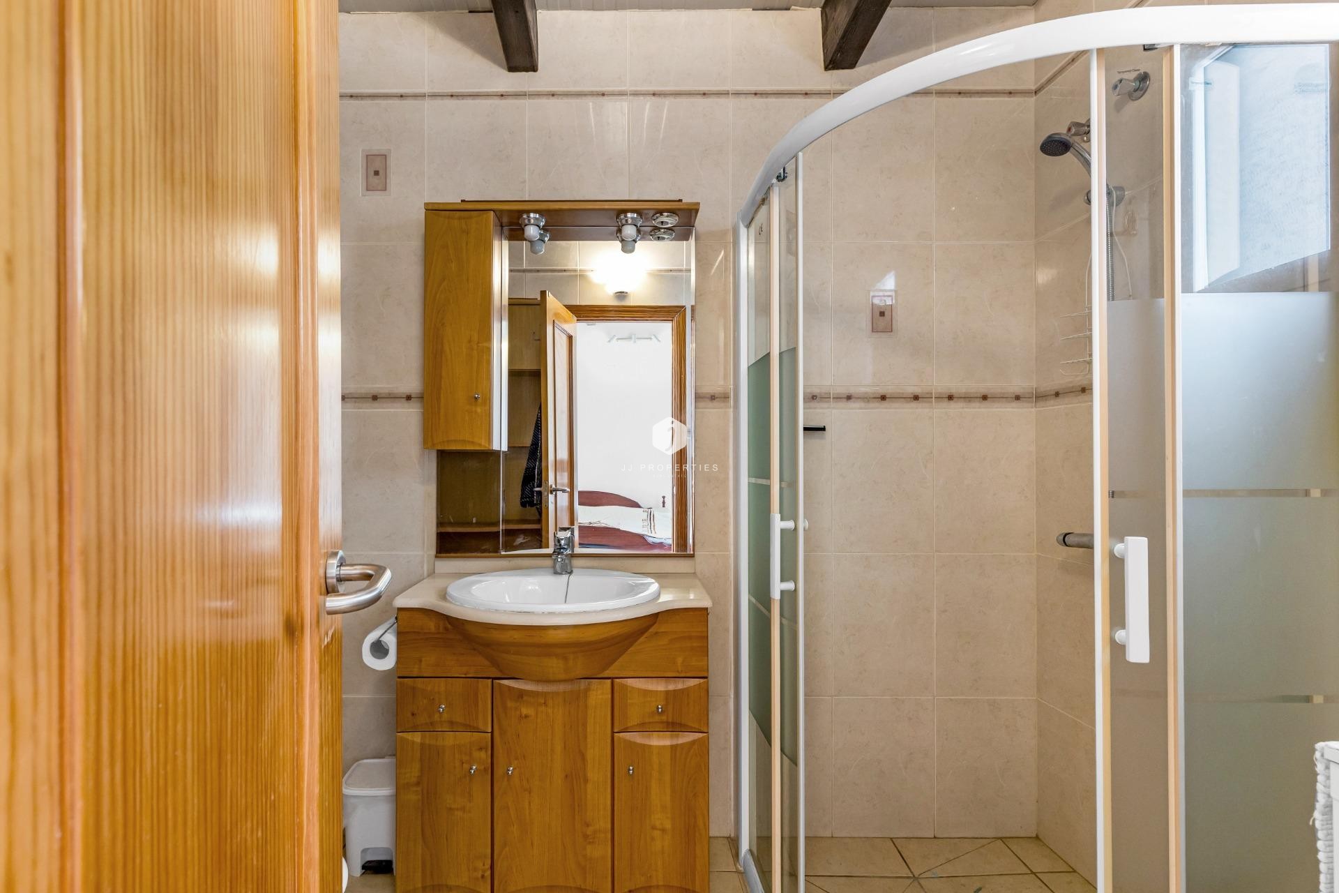 Segunda mano - Bungalow -
Torrevieja - Centro