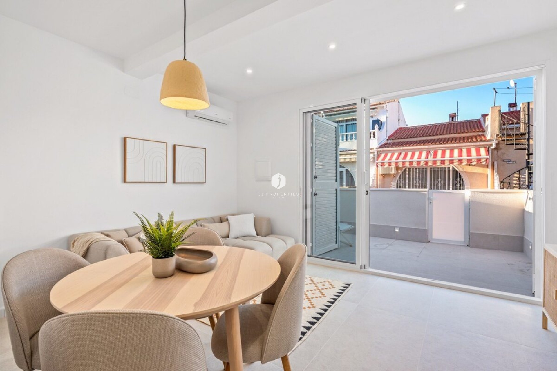 Segunda mano - Bungalow -
Torrevieja - Costa Blanca