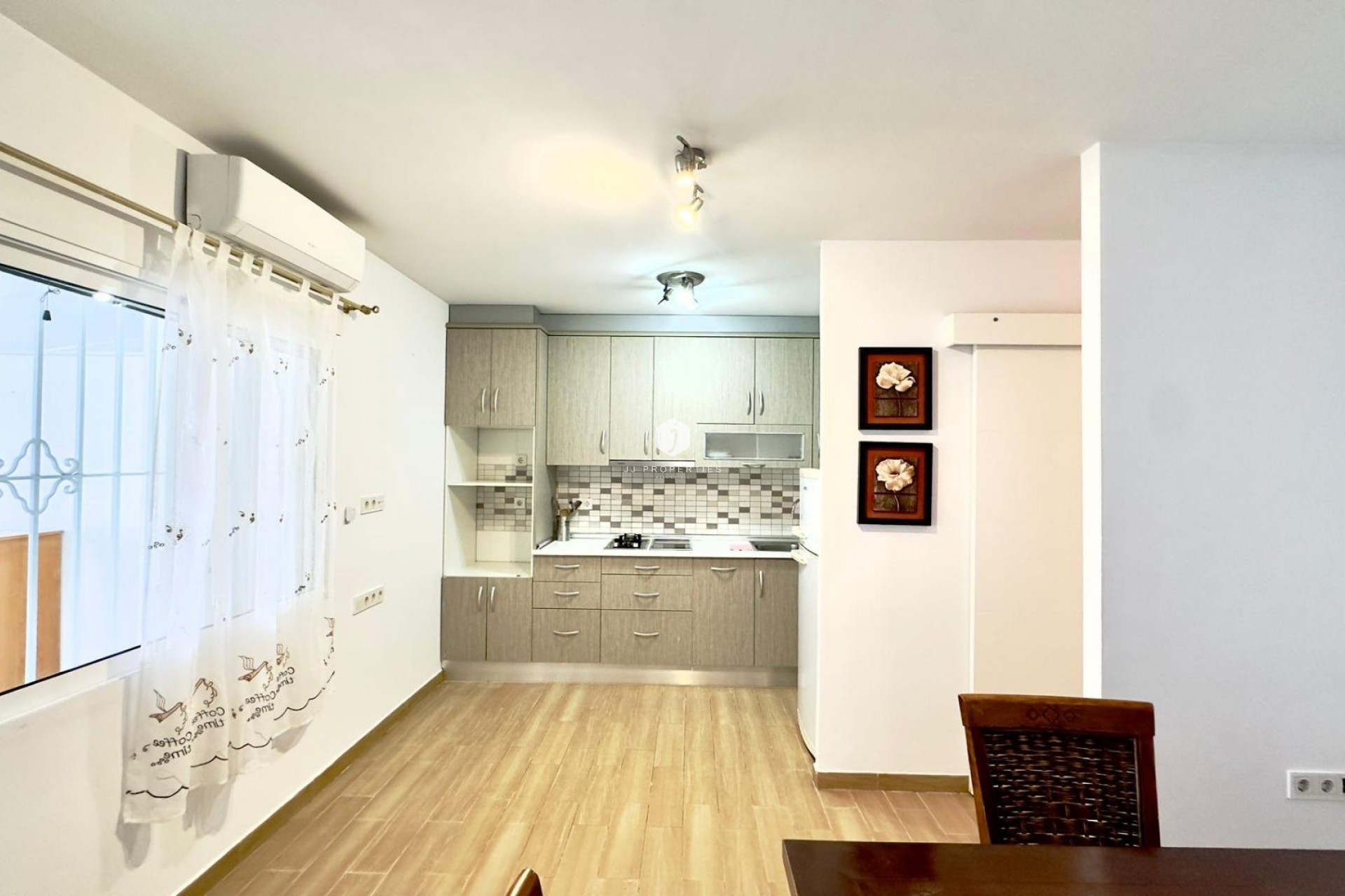 Segunda mano - Bungalow -
Torrevieja - El Limonar