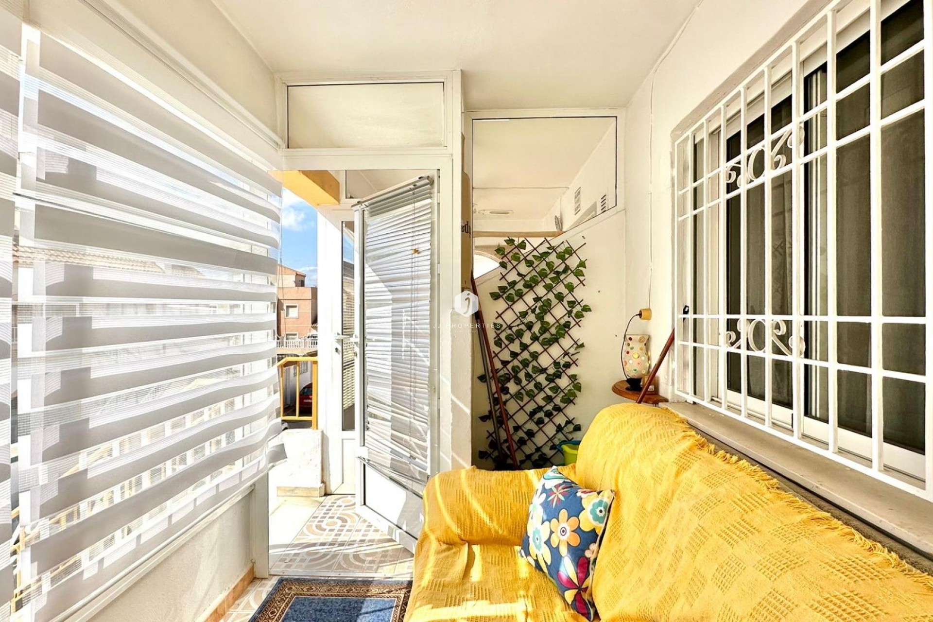 Segunda mano - Bungalow -
Torrevieja - El Limonar