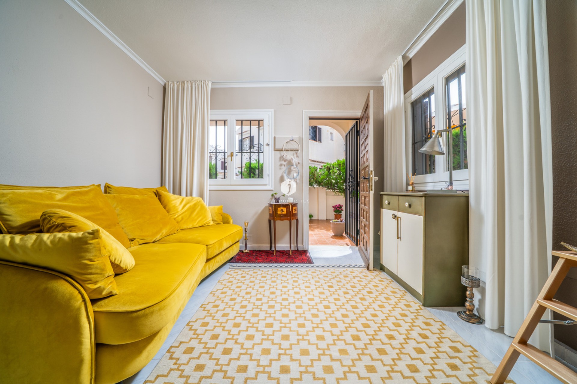 Segunda mano - Bungalow -
Torrevieja - La Mata