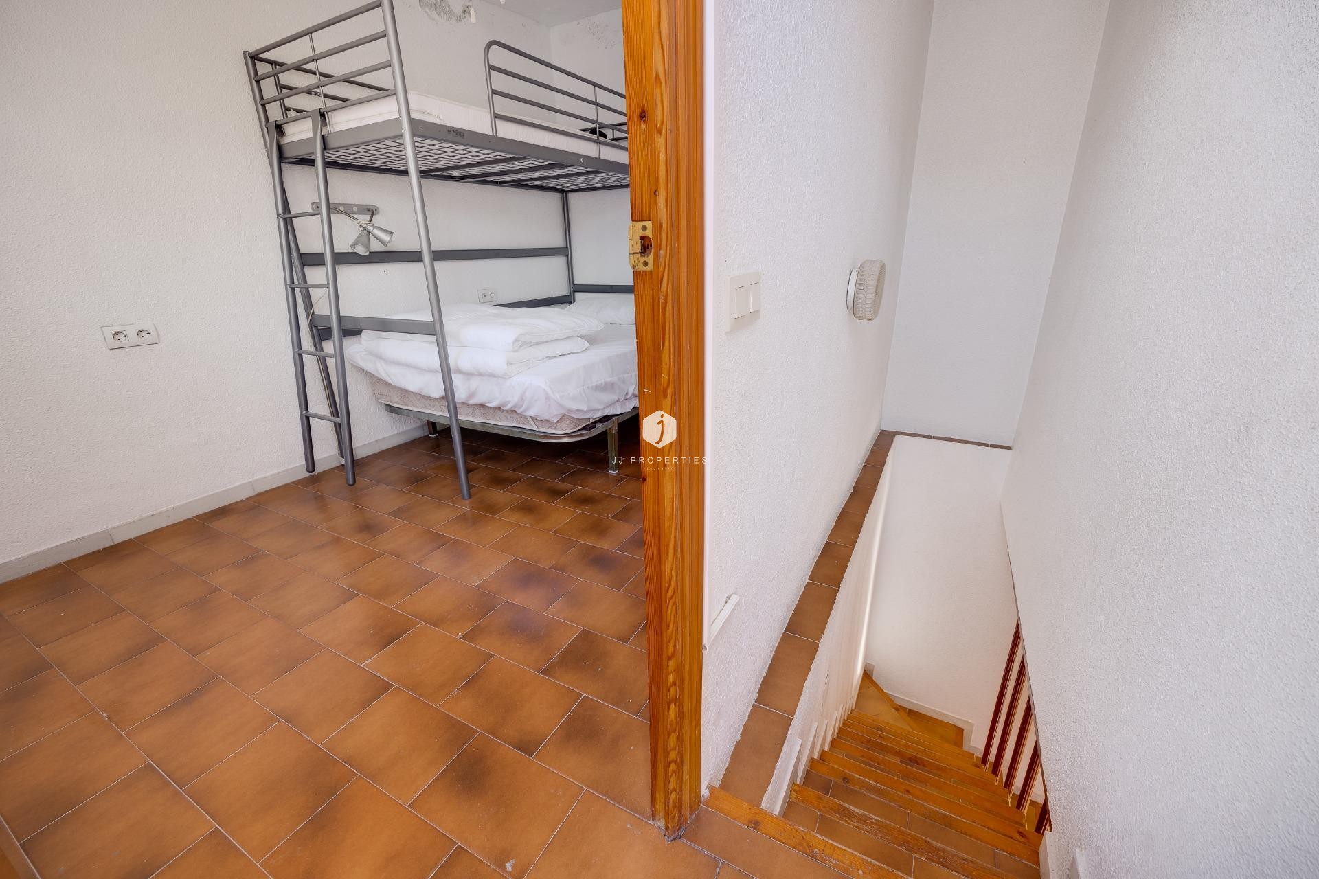 Segunda mano - Bungalow -
Torrevieja - La Mata