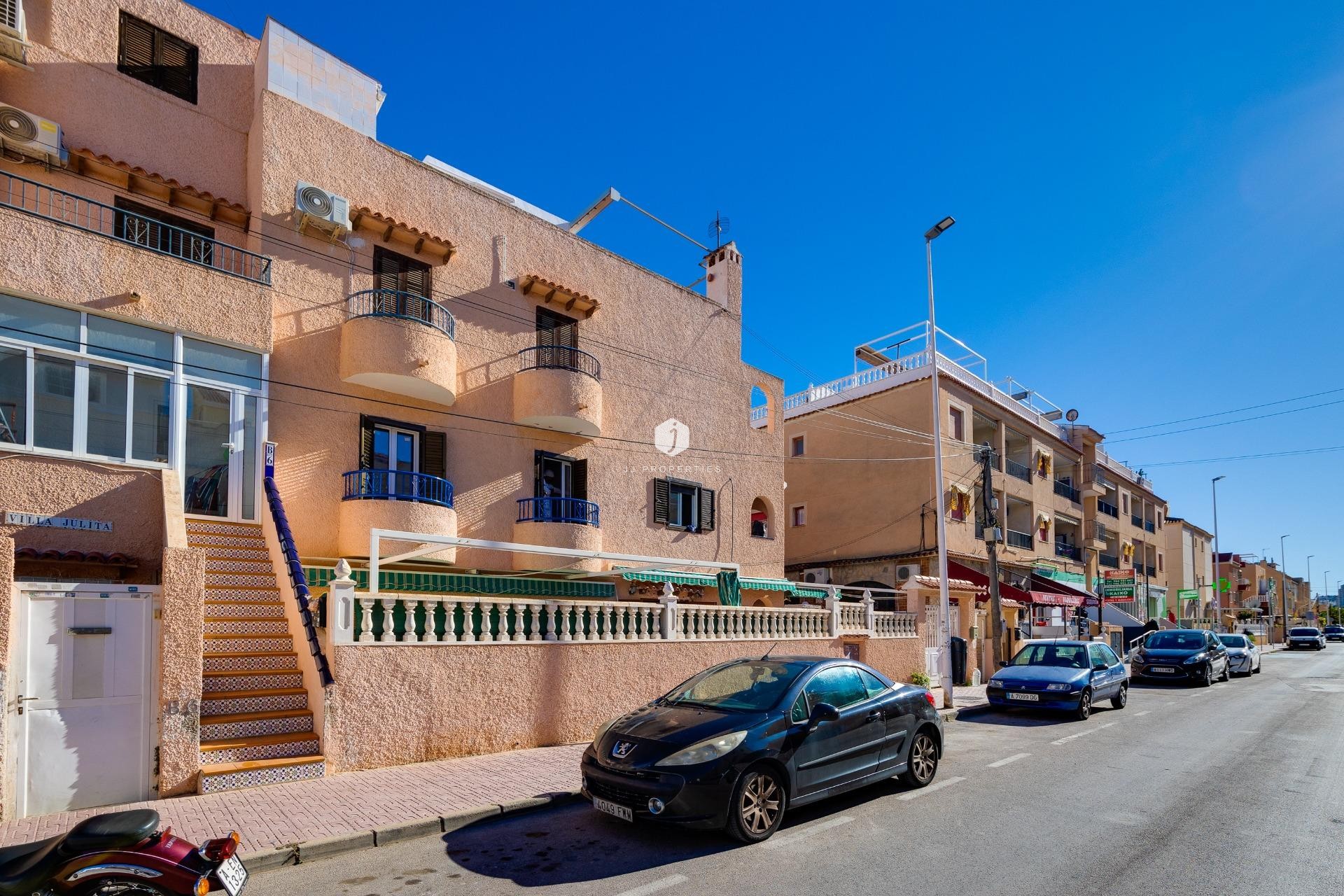 Segunda mano - Bungalow -
Torrevieja - La Mata