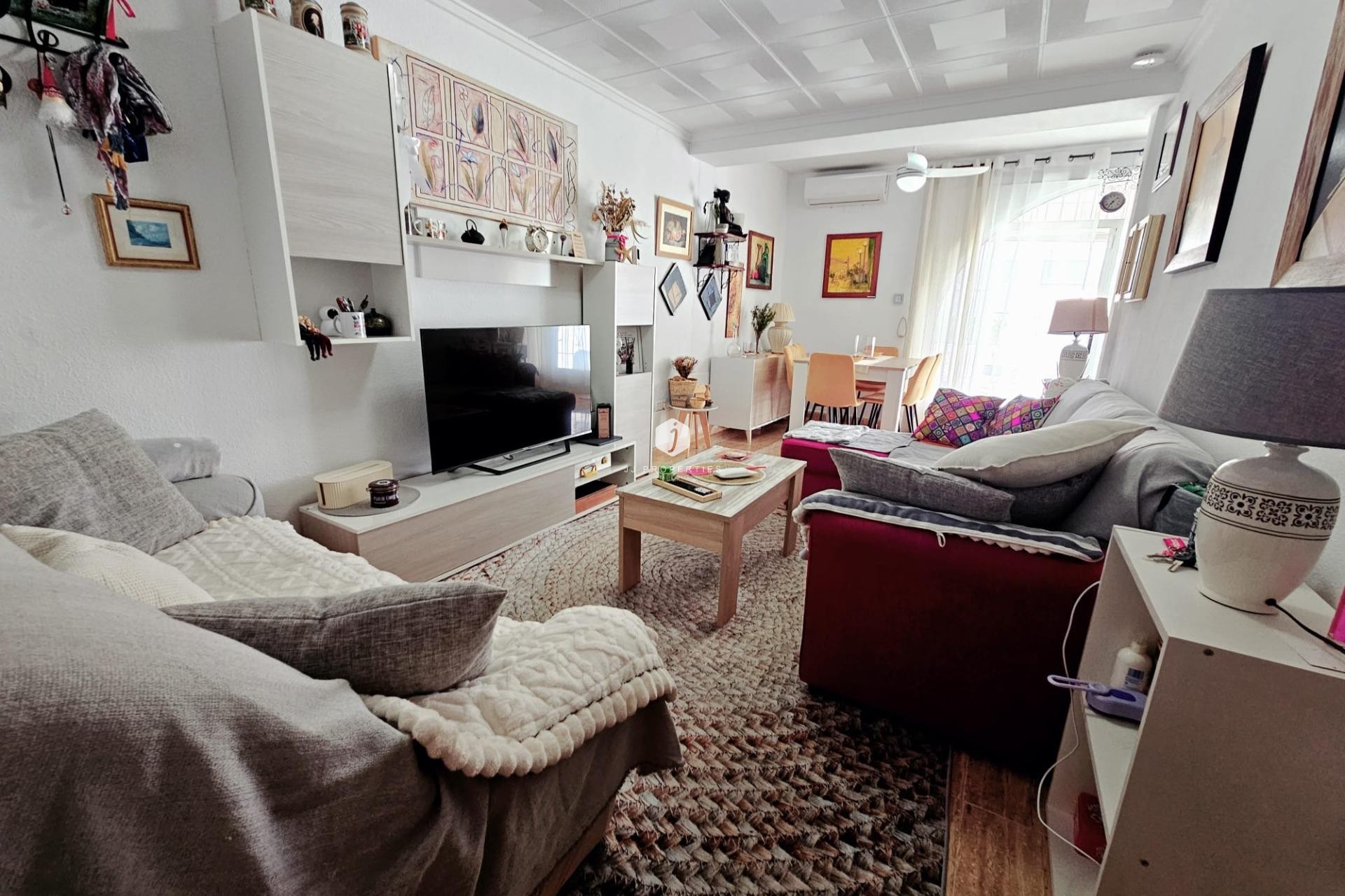 Segunda mano - Bungalow -
Torrevieja - La Siesta - El Salado - Torreta