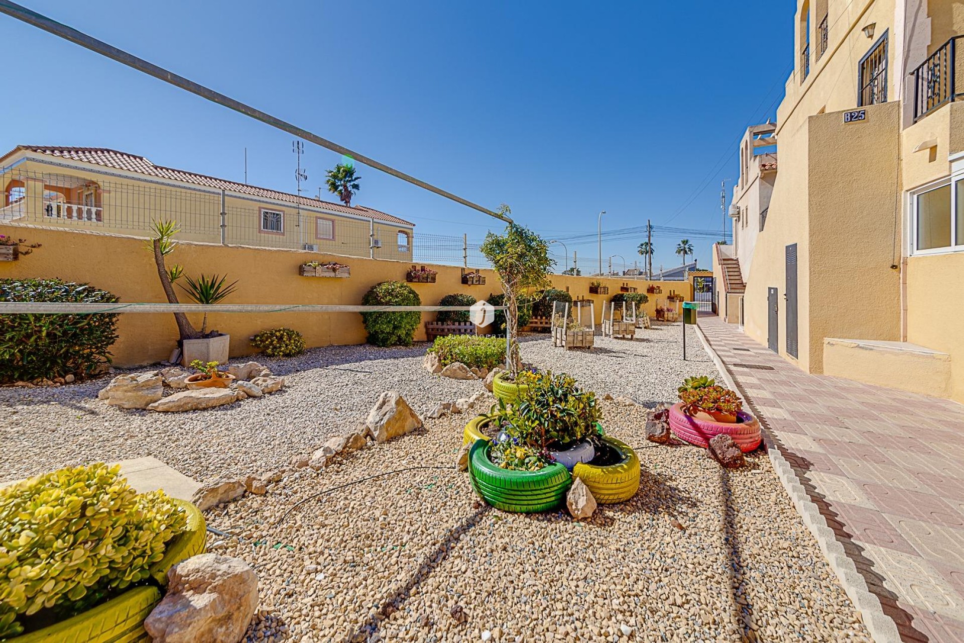 Segunda mano - Bungalow -
Torrevieja - La Siesta - El Salado - Torreta