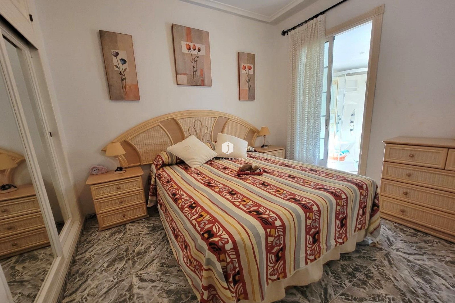 Segunda mano - Bungalow -
Torrevieja - Los Frutales