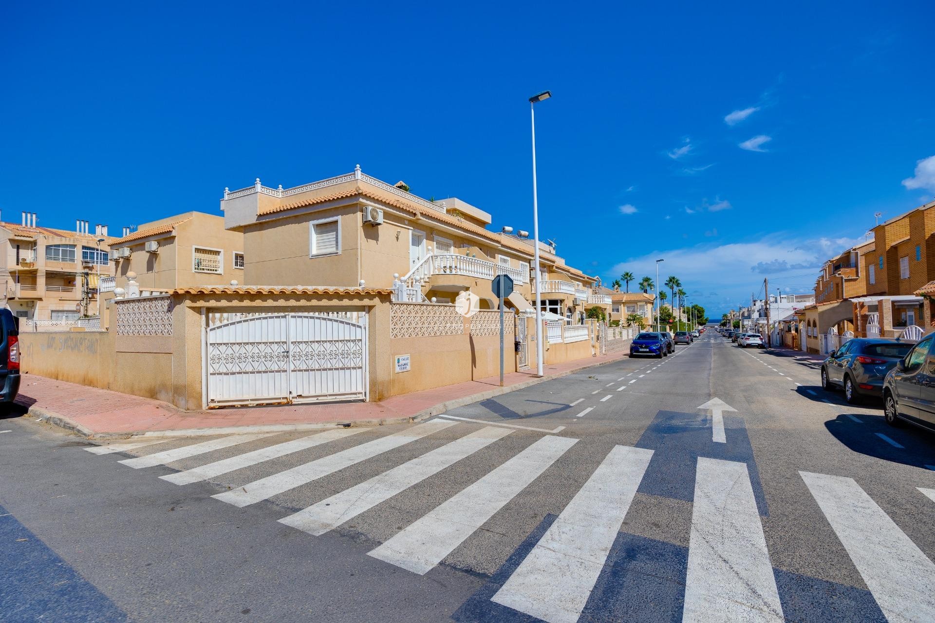 Segunda mano - Bungalow -
Torrevieja - Los Frutales