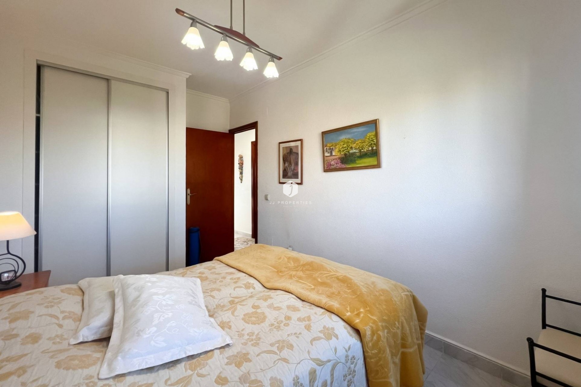 Segunda mano - Bungalow -
Torrevieja - Los Frutales