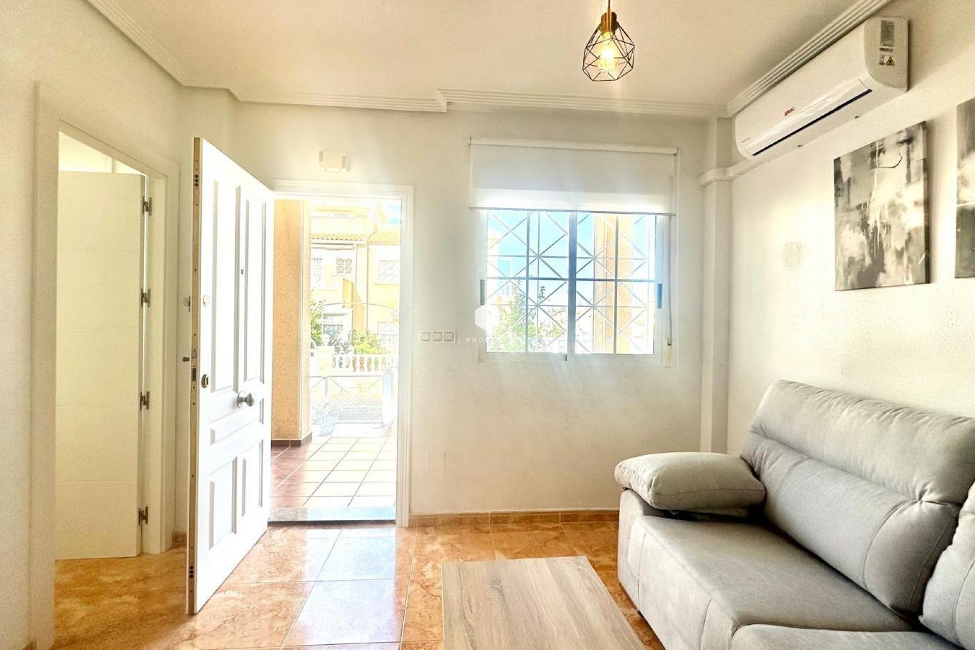 Segunda mano - Bungalow -
Torrevieja - Playa de los Locos