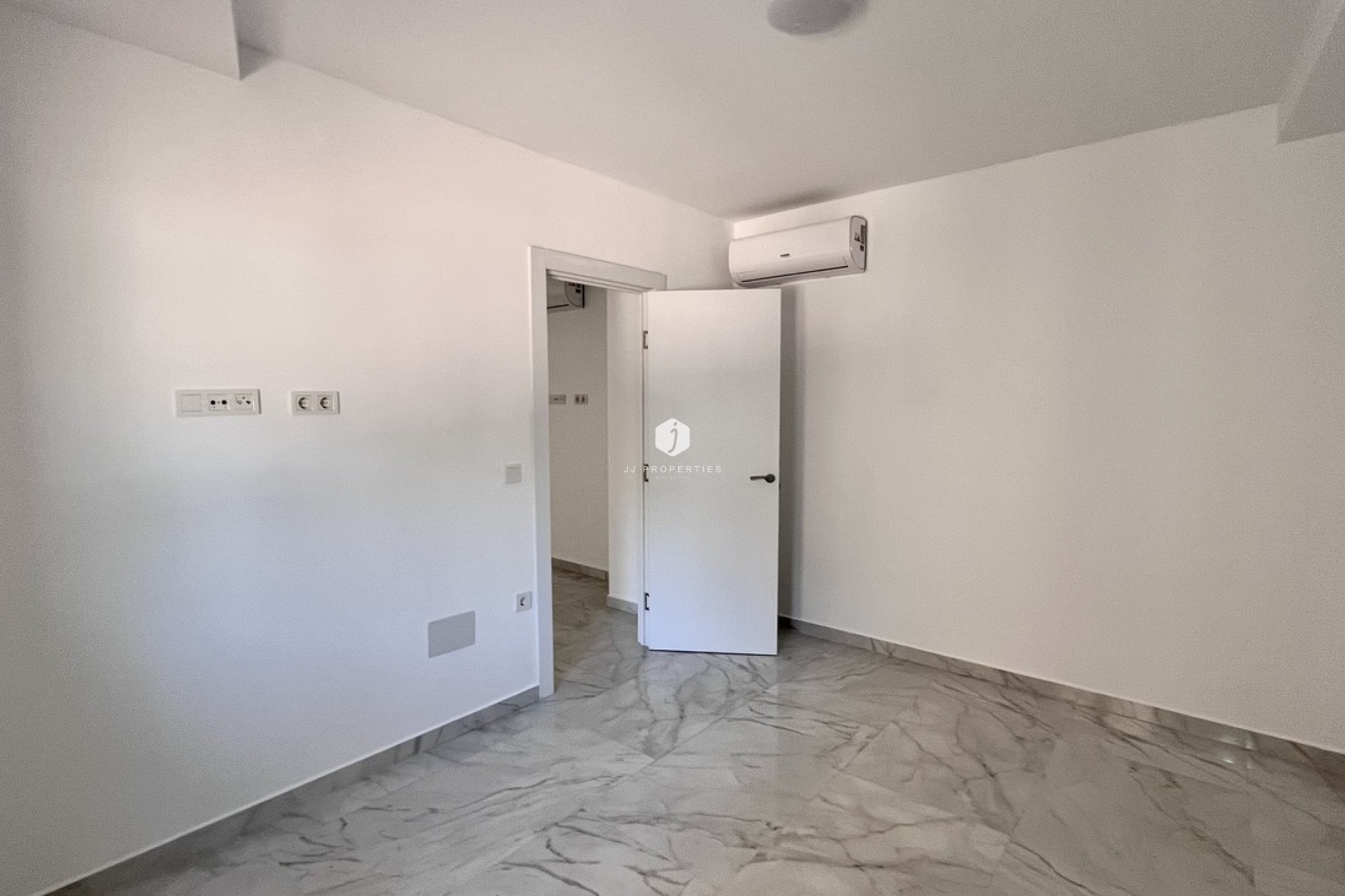 Segunda mano - Bungalow -
Torrevieja