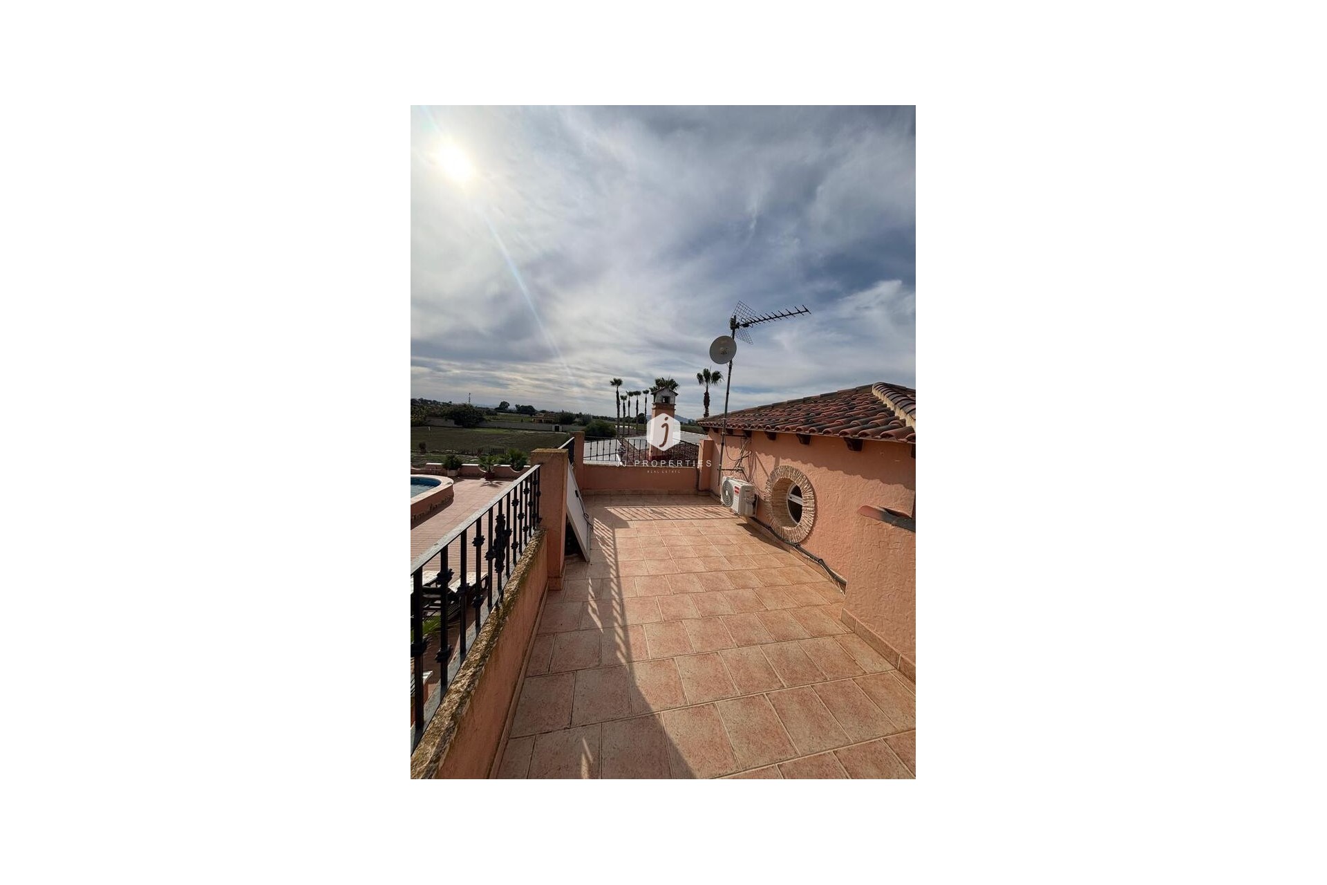 Segunda mano - Casa de campo -
Dolores - Costa Blanca