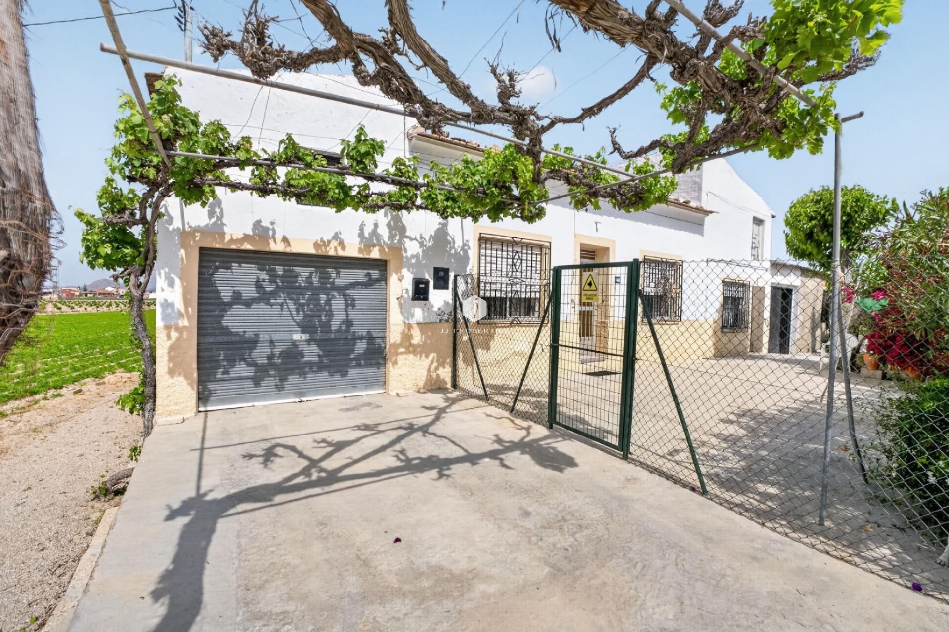 Segunda mano - Casa de campo -
Orihuela - Desamparados