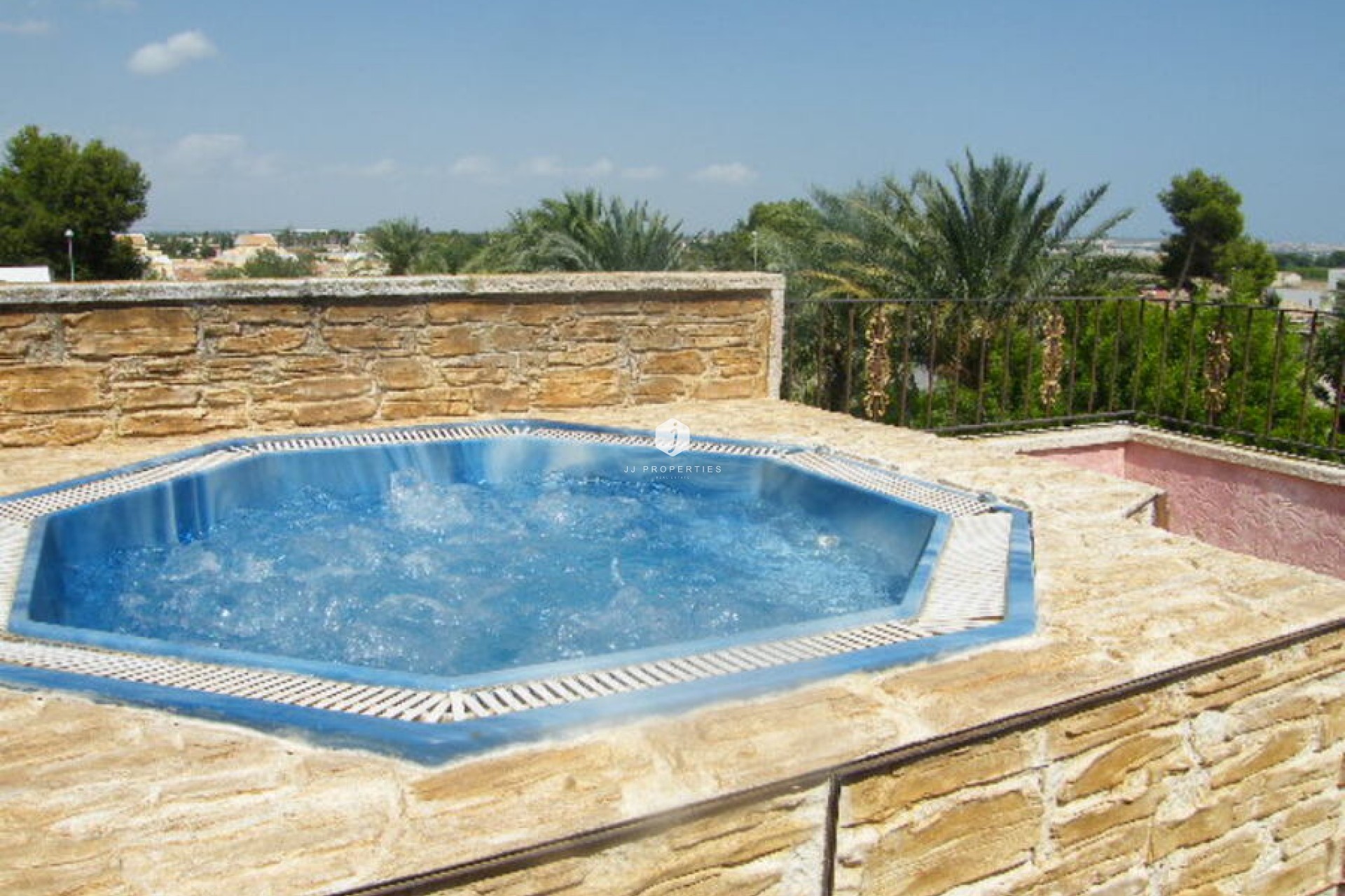 Segunda mano - Chalet -
Daya Nueva - Costa Blanca