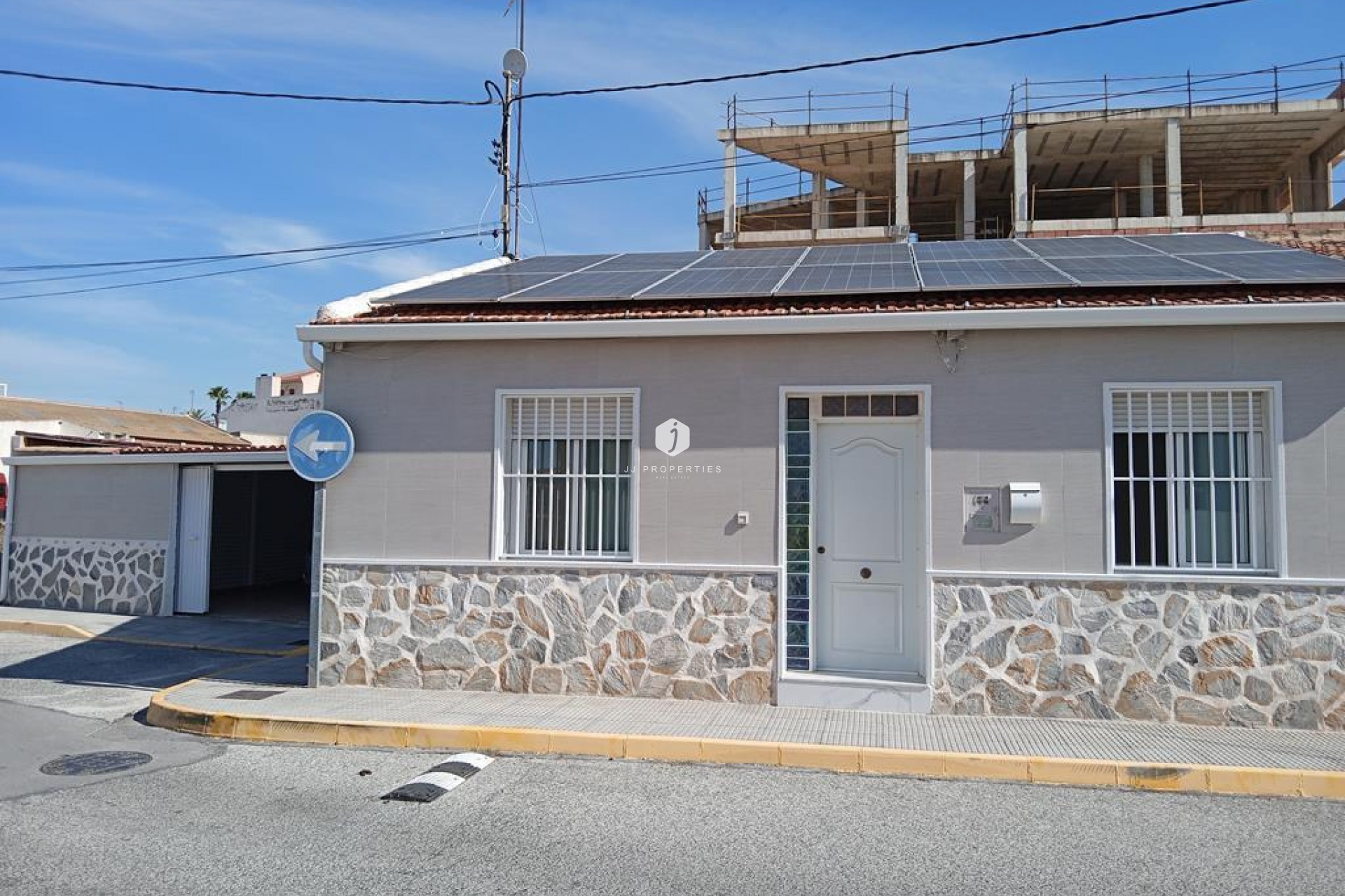 Segunda mano - Chalet -
Los Montesinos - PUEBLO CENTRO