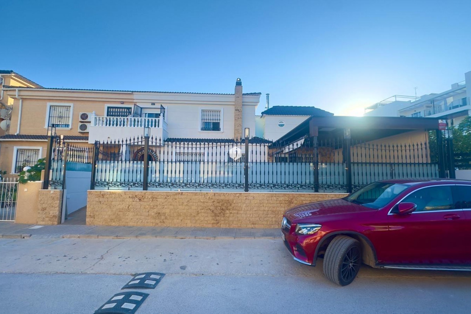 Segunda mano - Chalet -
Orihuela Costa - La Zenia